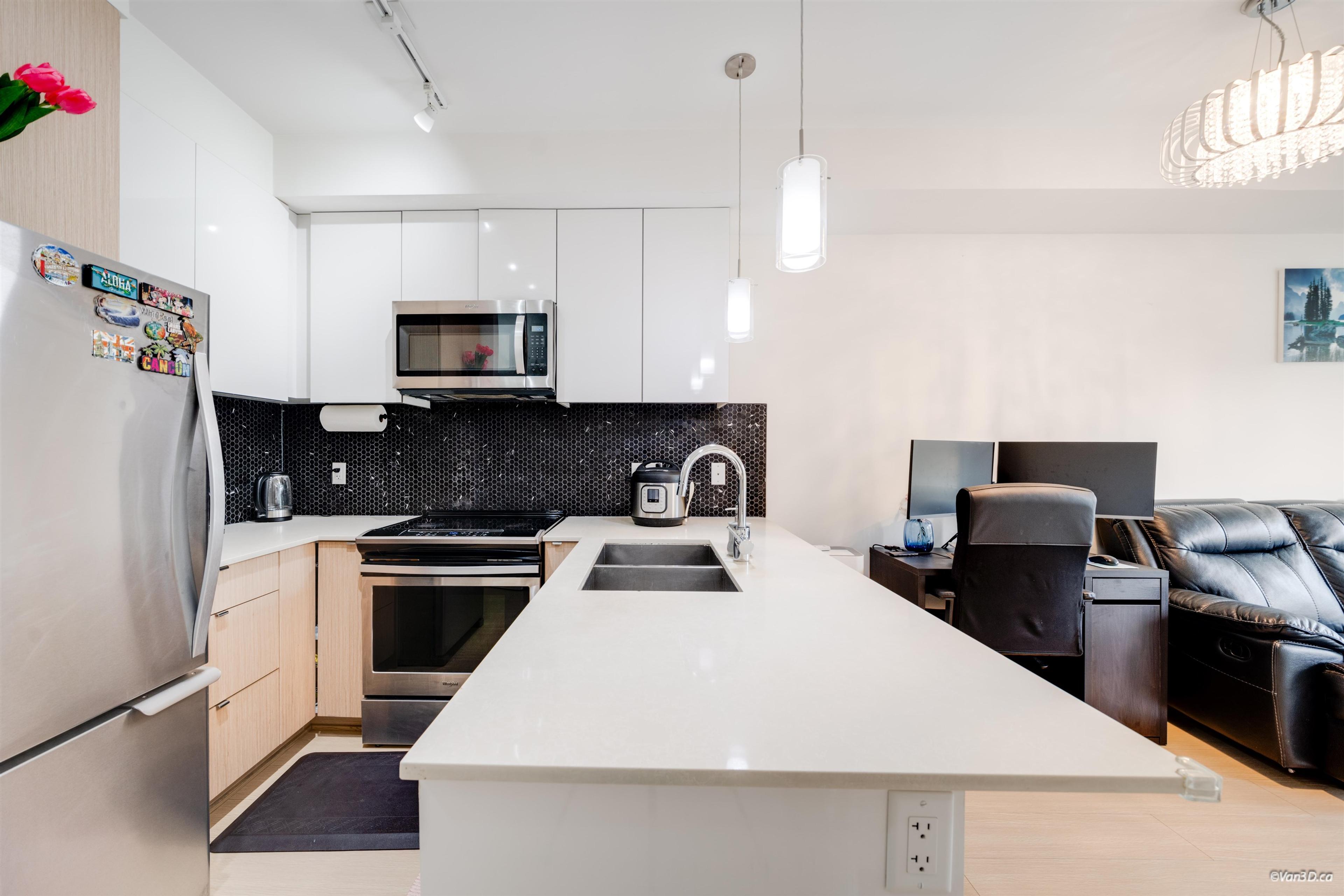 #104 6438 195A STREET - Image 3