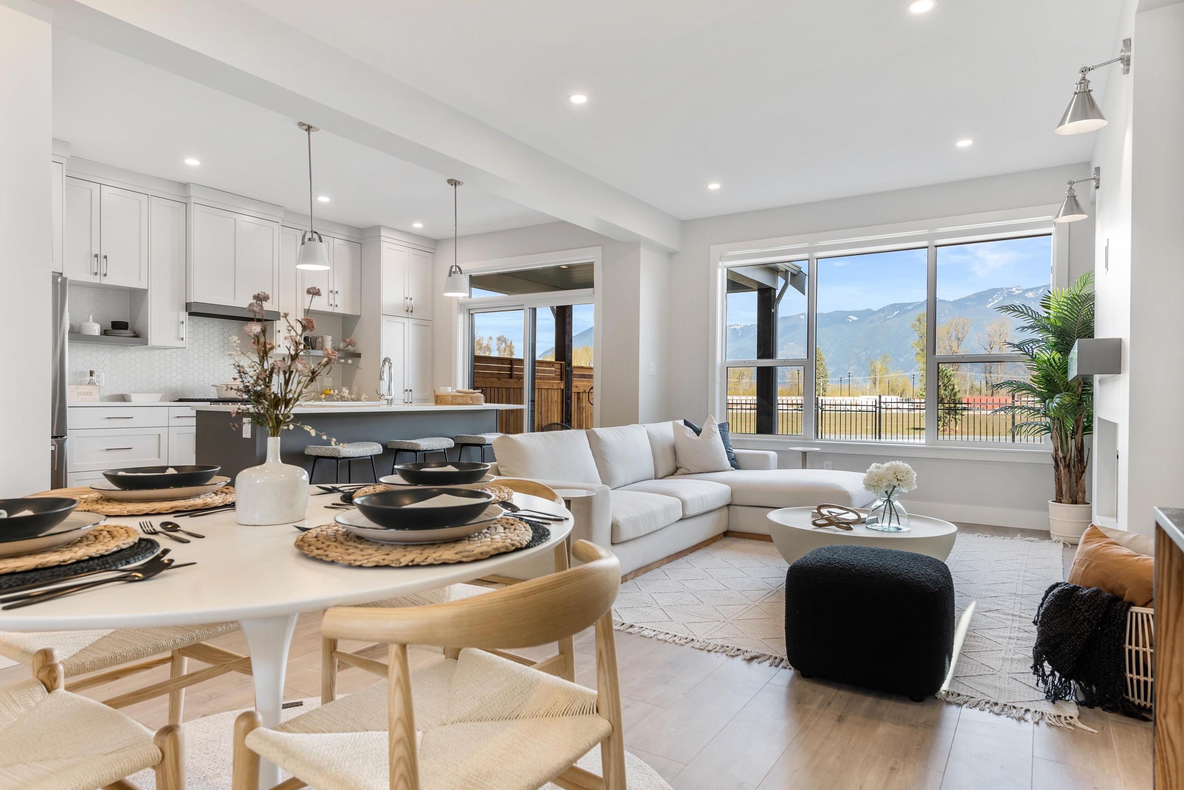 45416 WILLOWSTREAM ROAD - Main Image