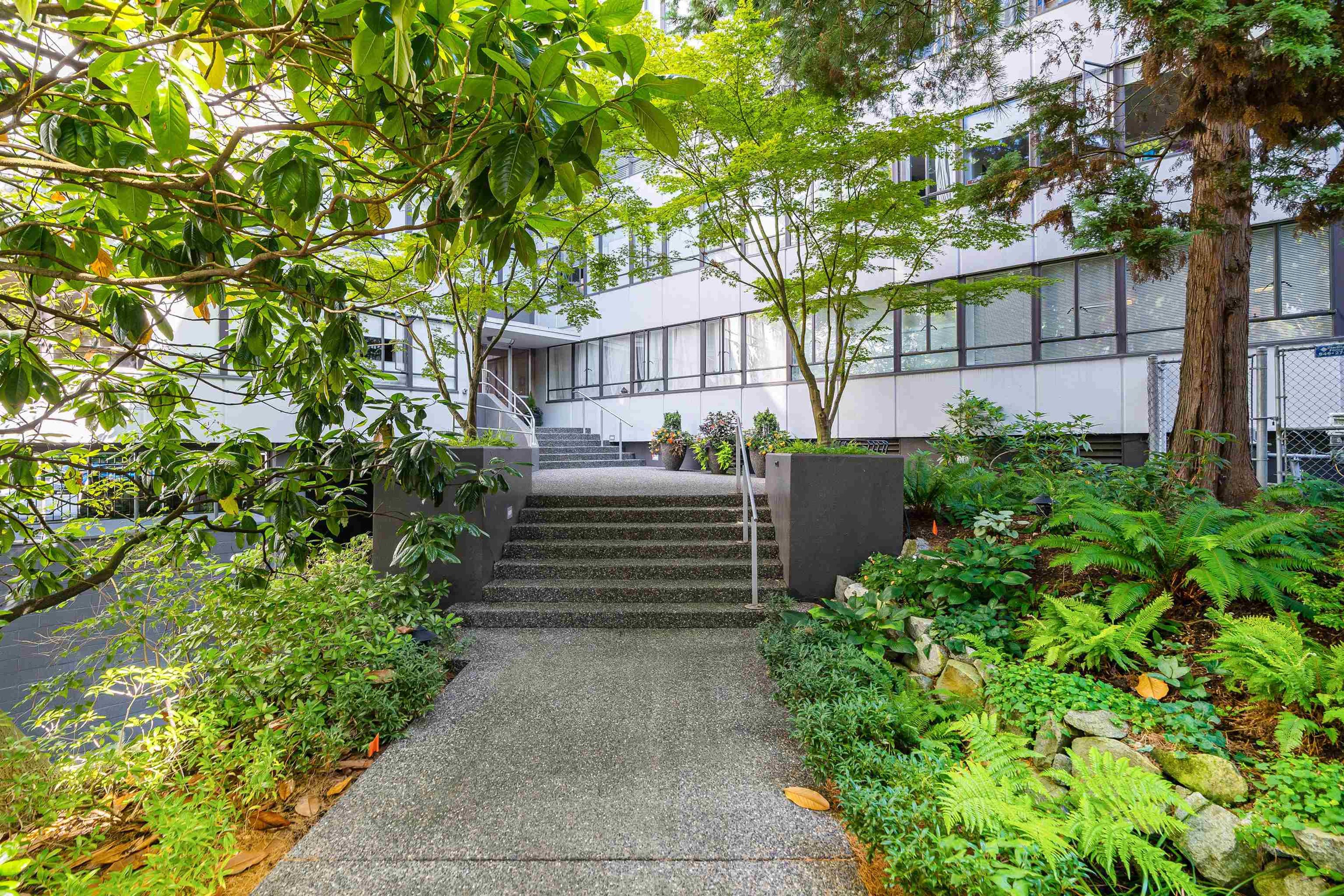 1445 Marpole Avenue, Vancouver - Exteriors - Photo 3