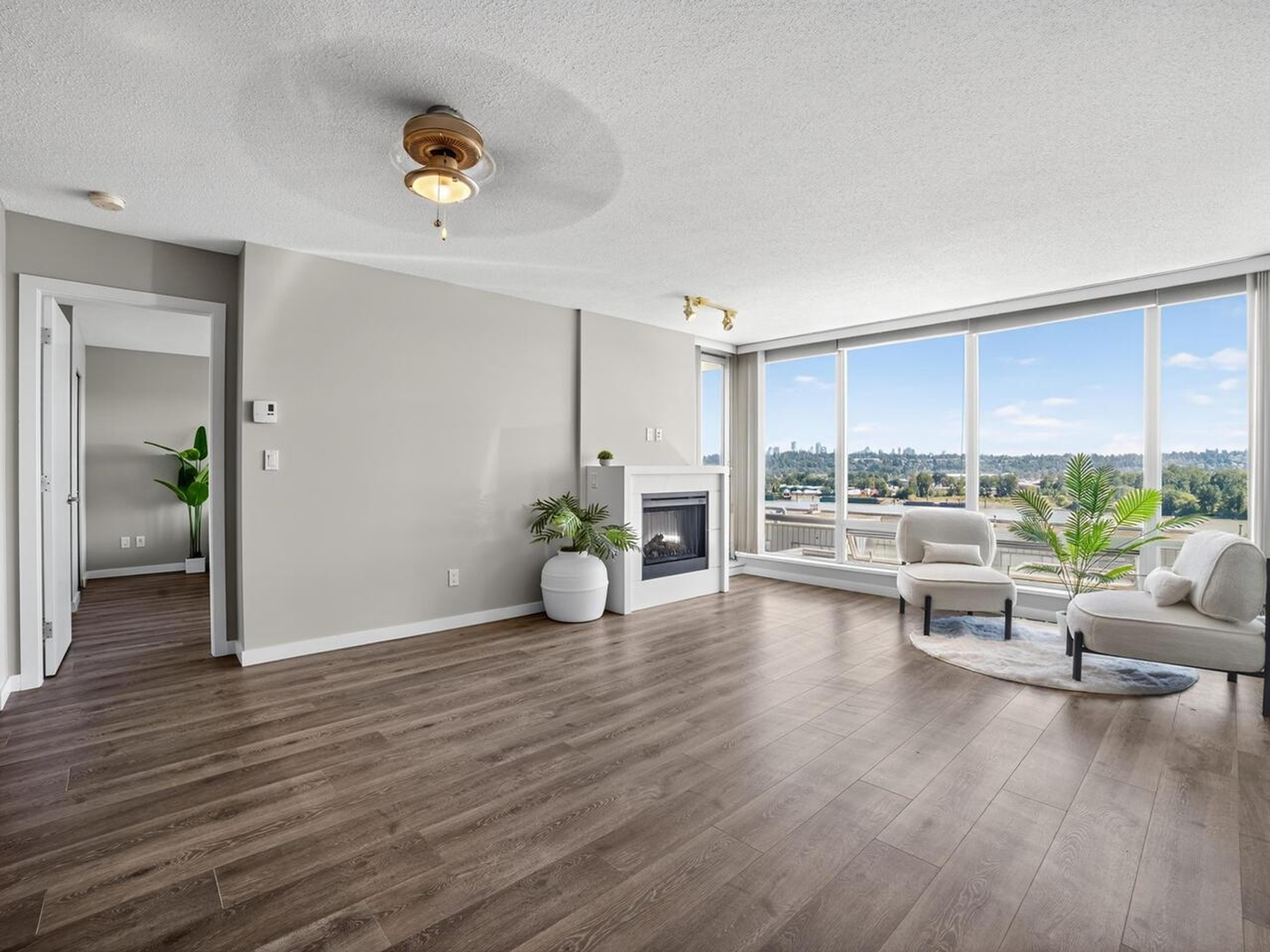 #704 39 SIXTH STREET - Main Image