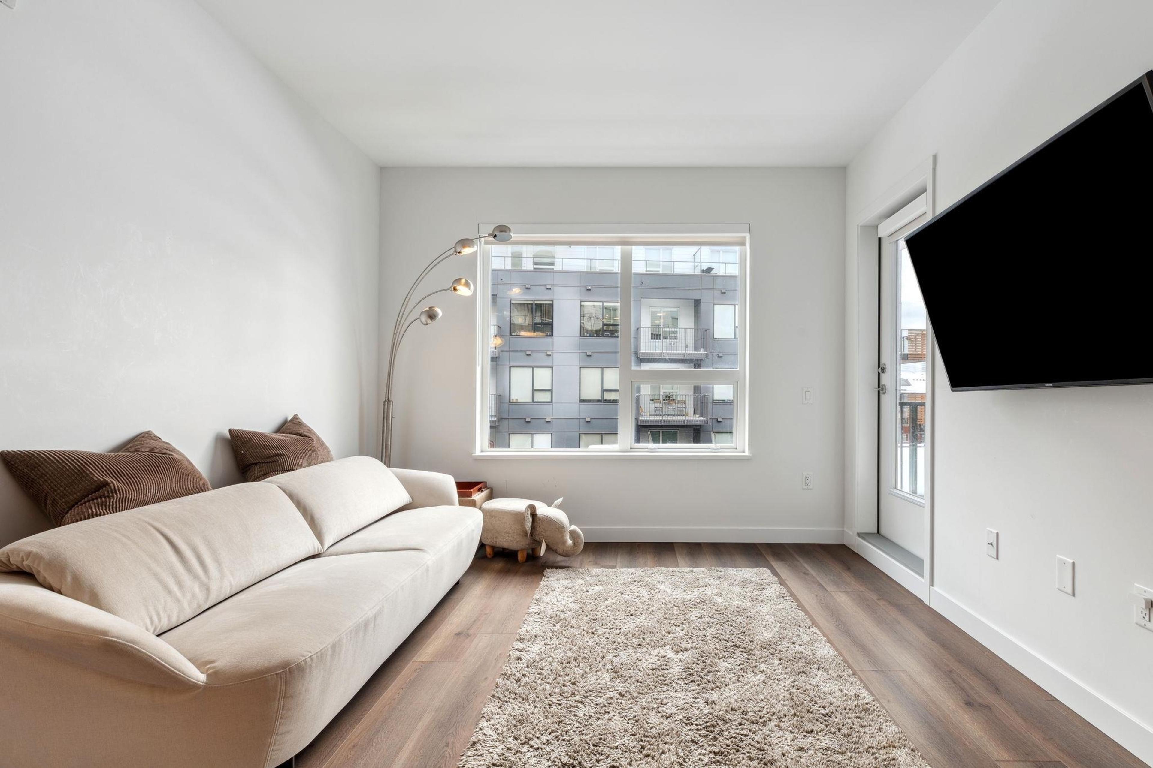 #304 648 LEA AVENUE - Image 3