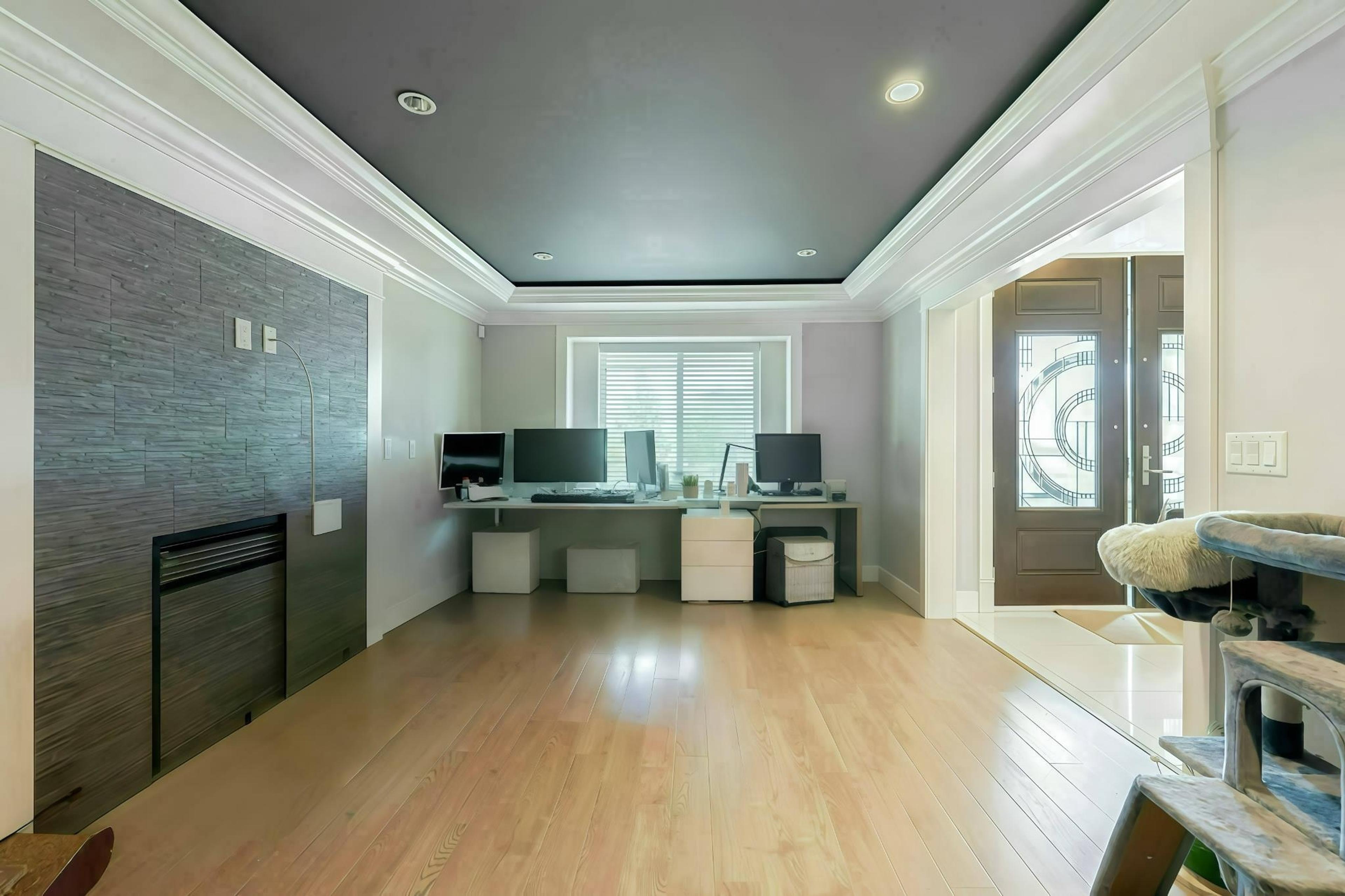 520 EWEN AVENUE - Image 3