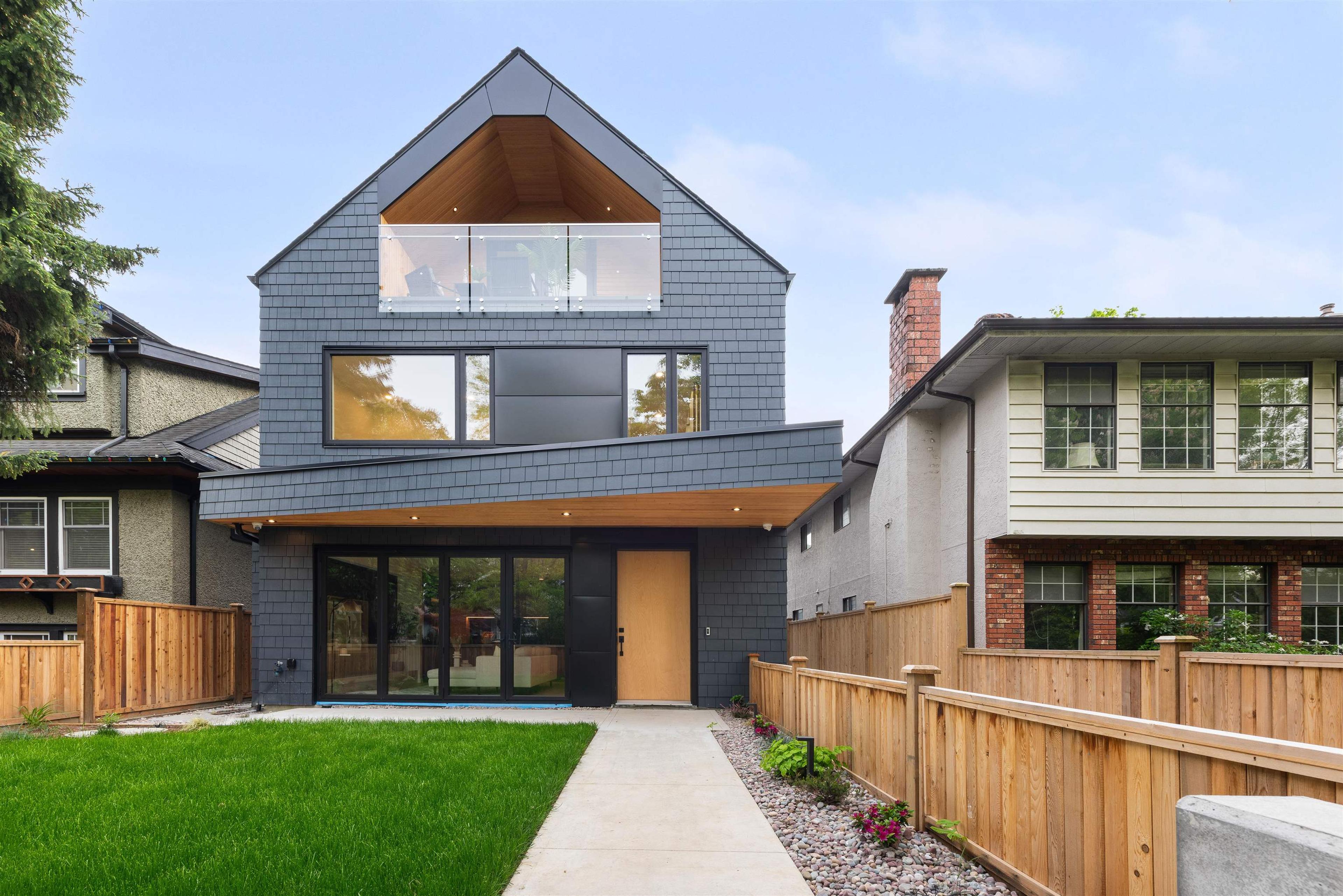 2764 W 14th Avenue, Vancouver - Exteriors - Photo 2