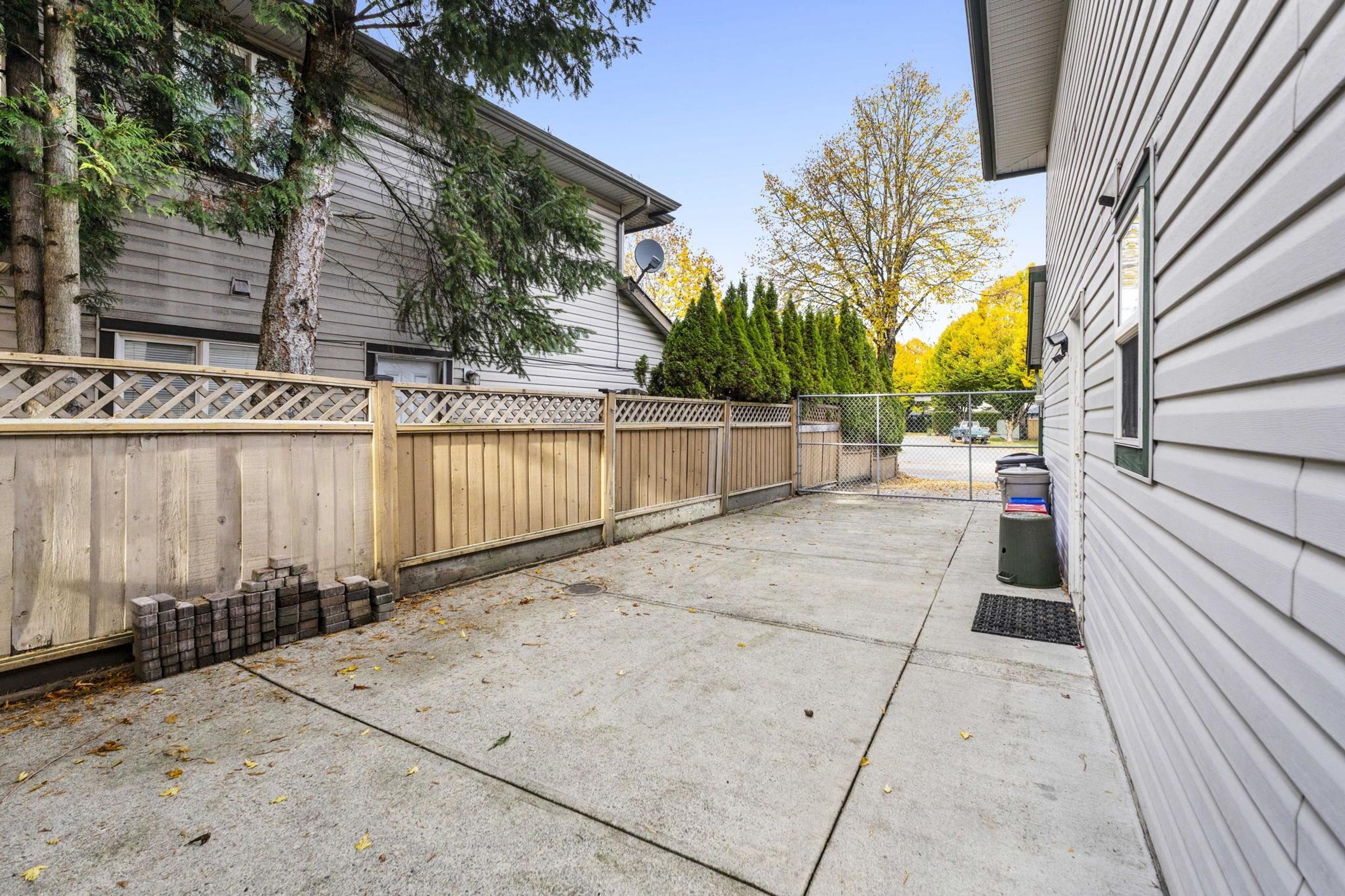 20110 120A AVENUE - Image 3