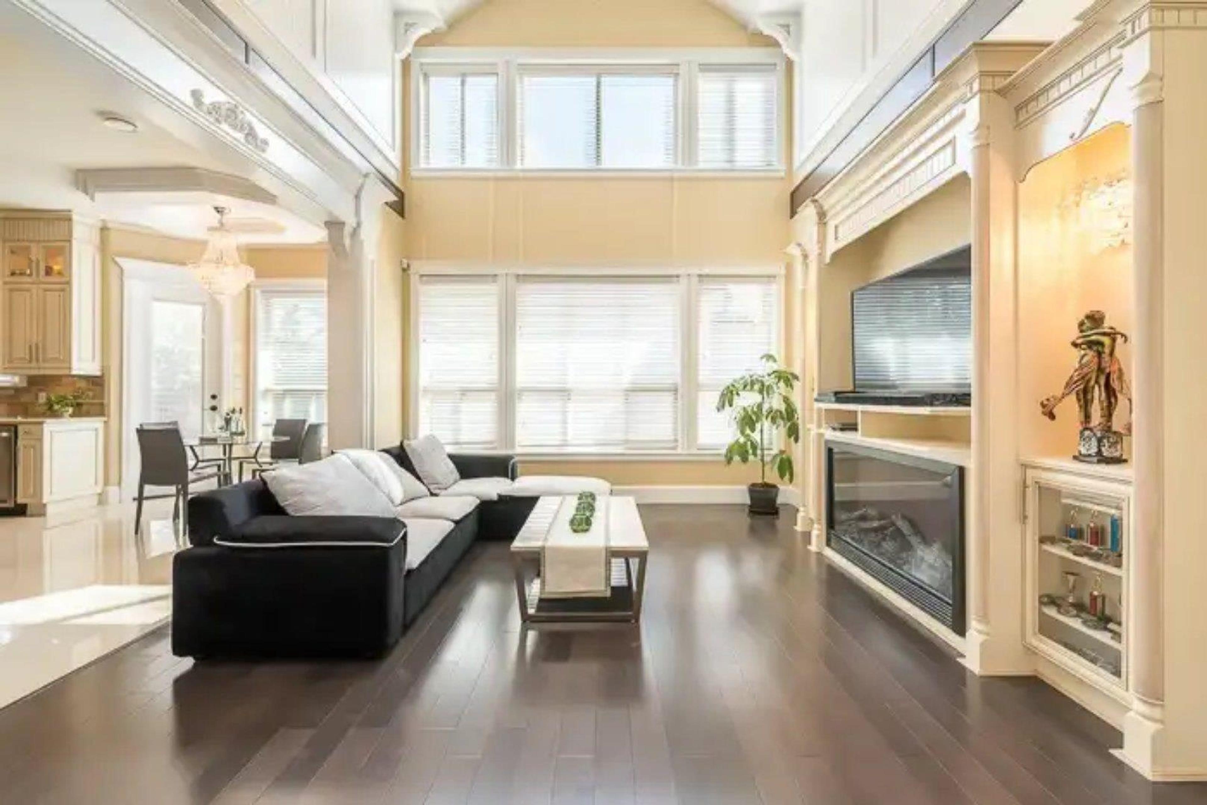 9760 SAUNDERS ROAD - Image 2