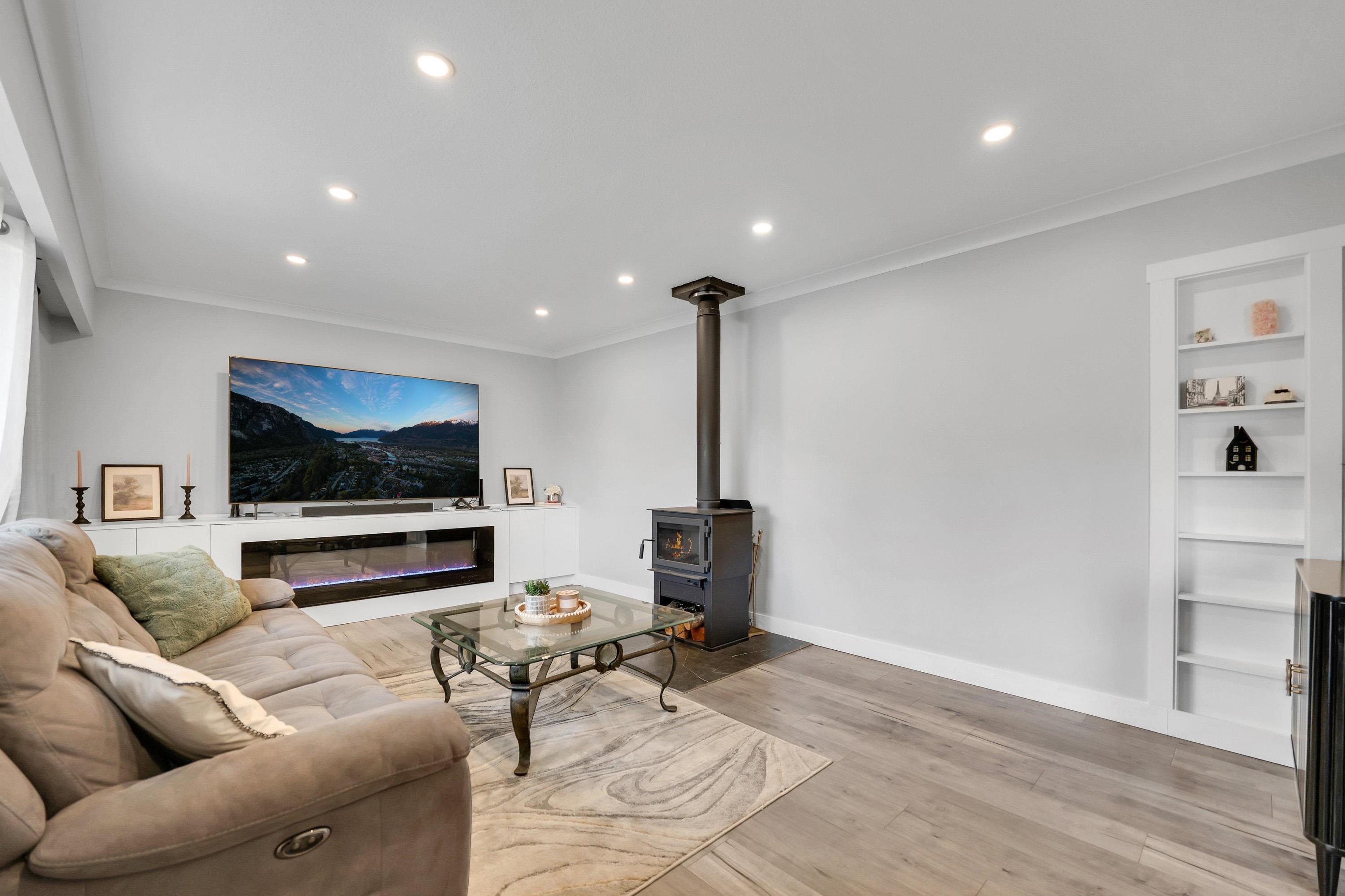 2026 GARIBALDI WAY - Image 2