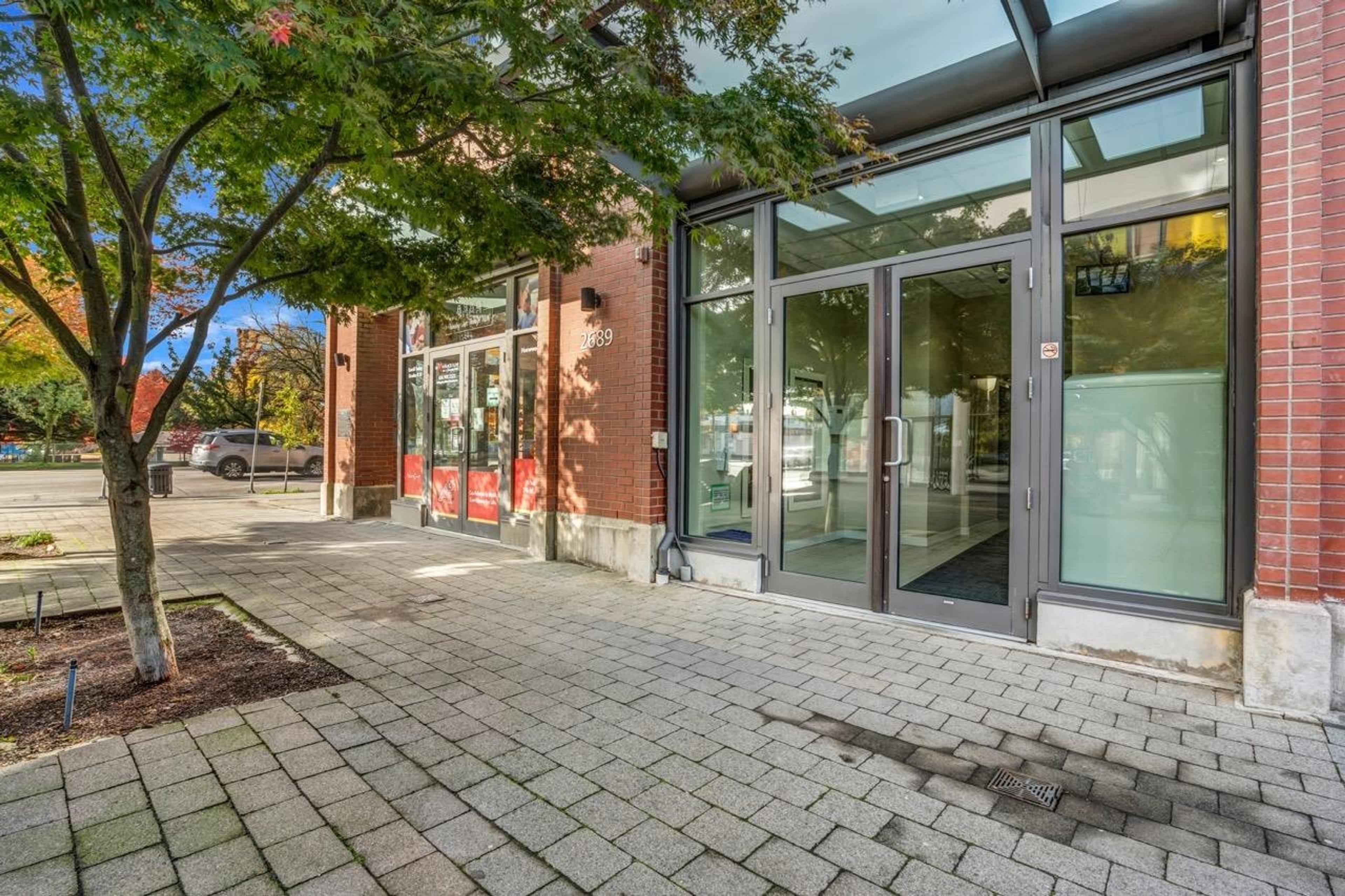 #316 2689 KINGSWAY - Image 2