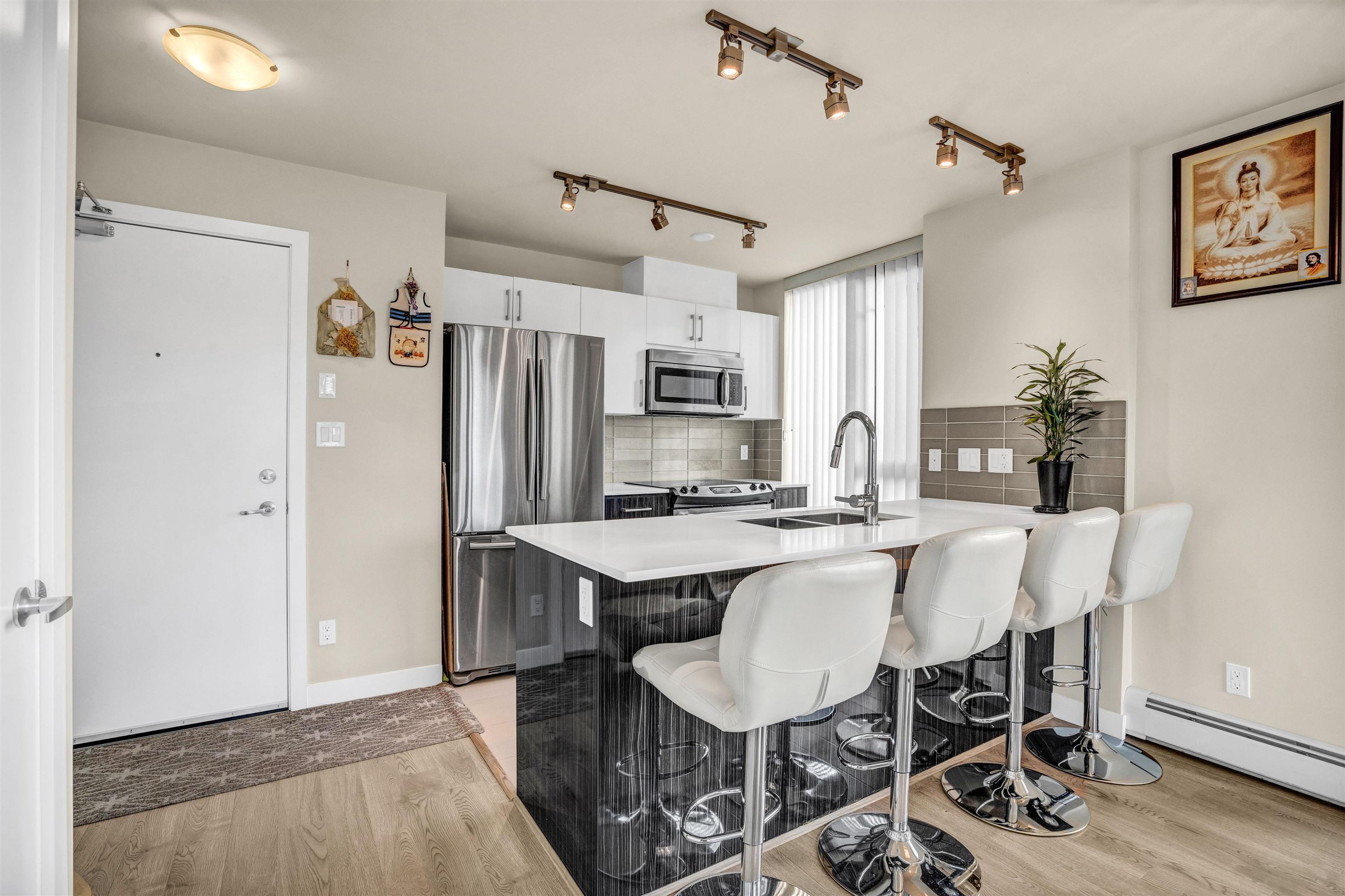 #316 2689 KINGSWAY - Image 3