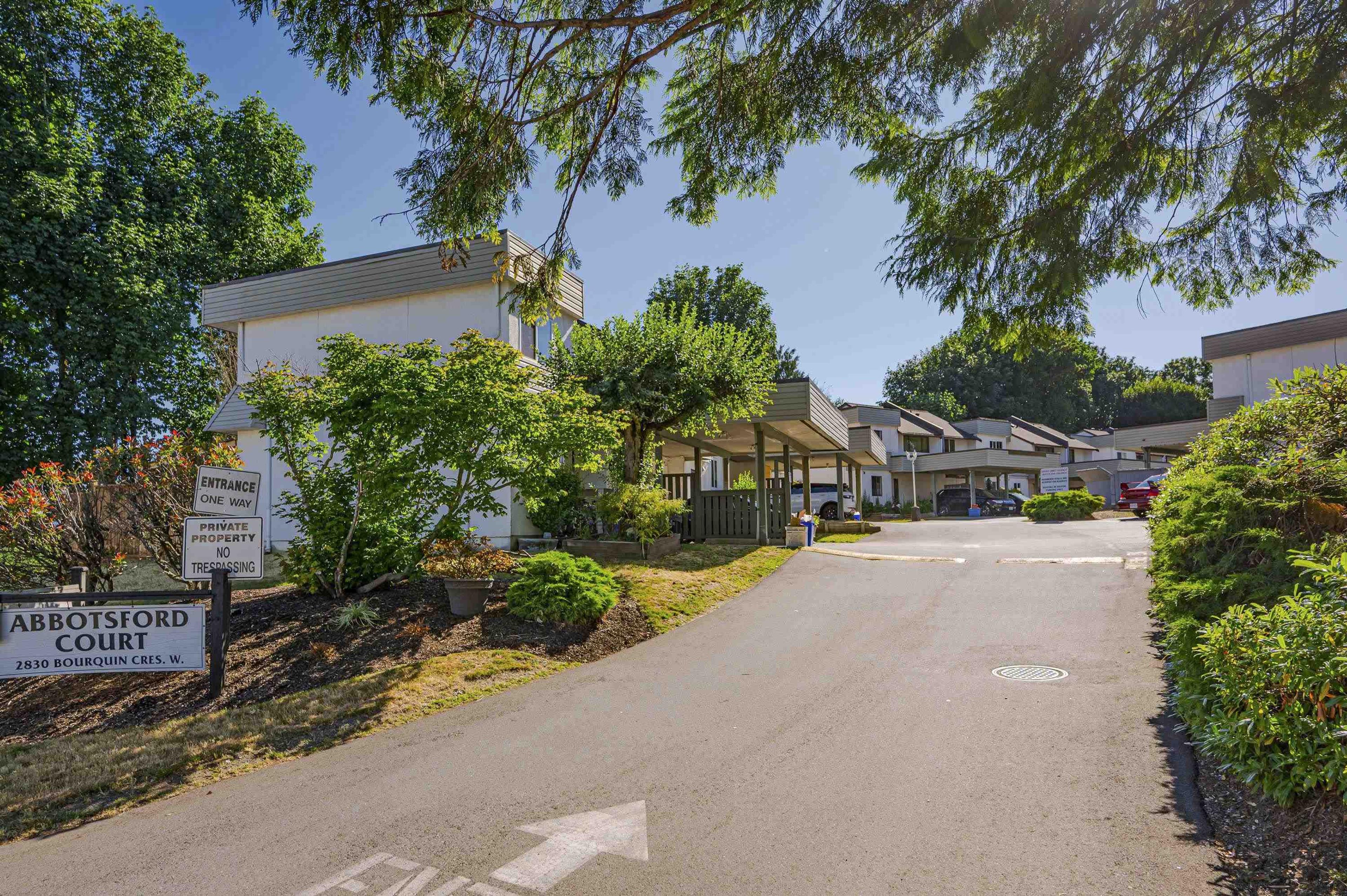 #12 2830 W BOURQUIN CRESCENT - Image 3