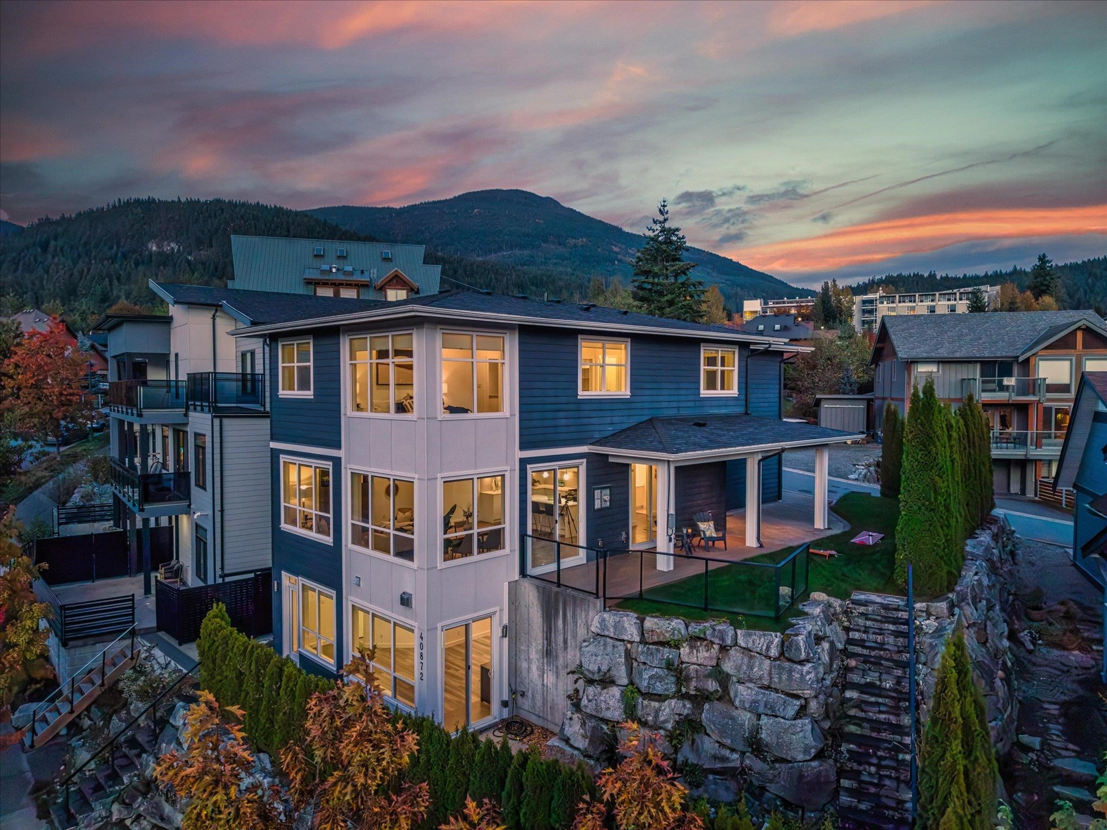 40872 THE CRESCENT - Image 2