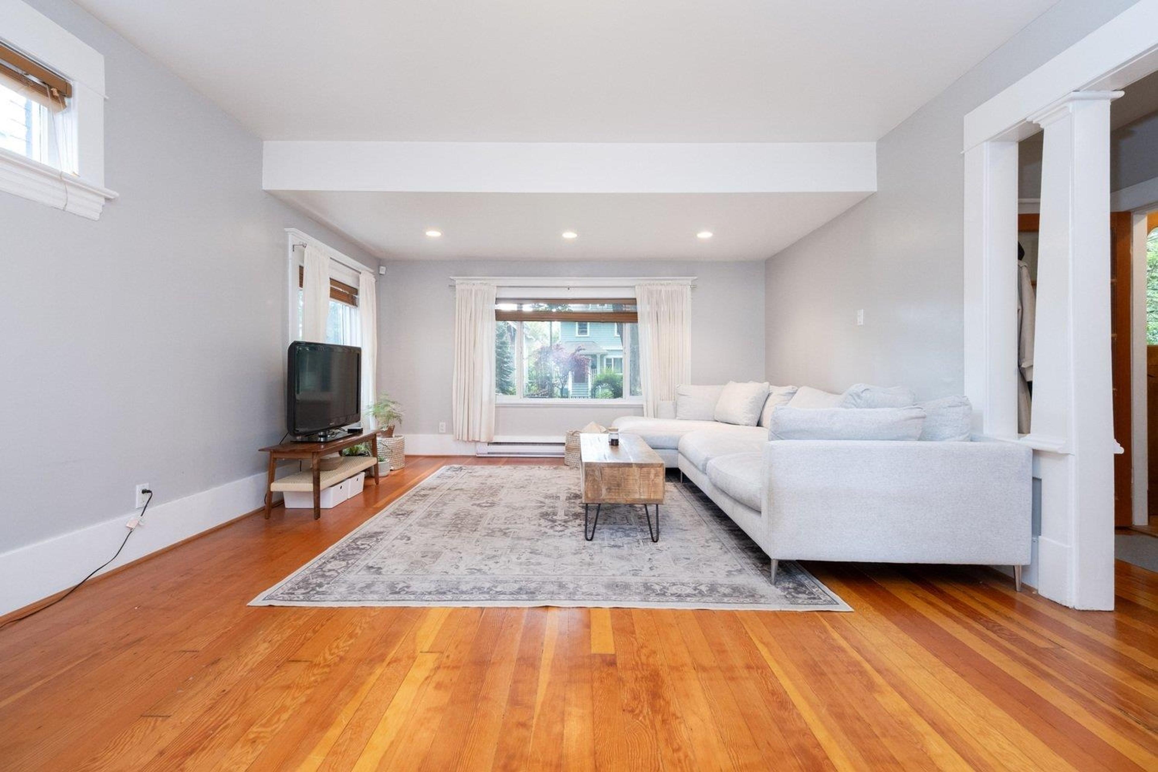 1449 E 10TH AVENUE - Image 2