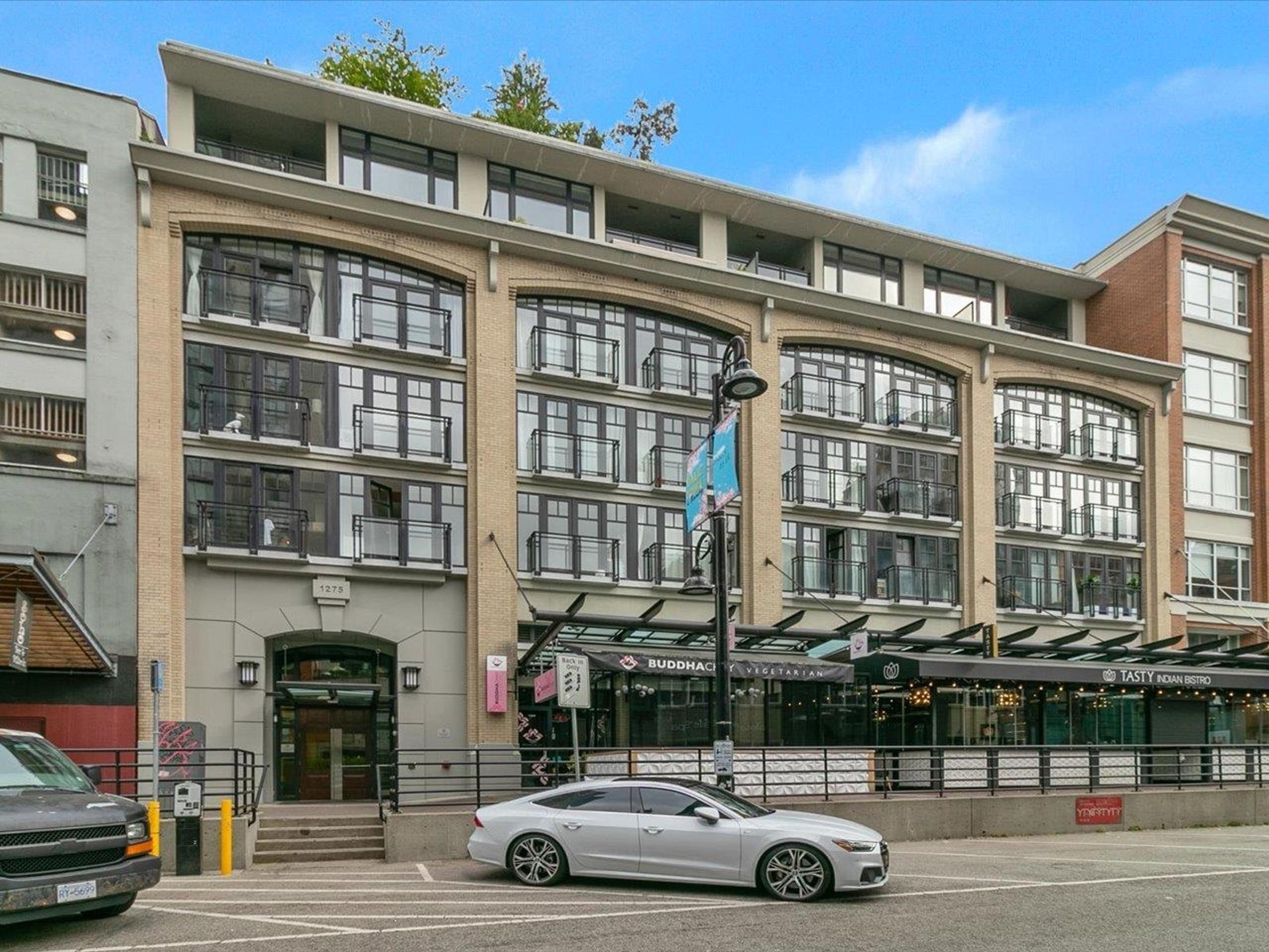 1275 Hamilton Street, Vancouver - Exteriors - Photo 3