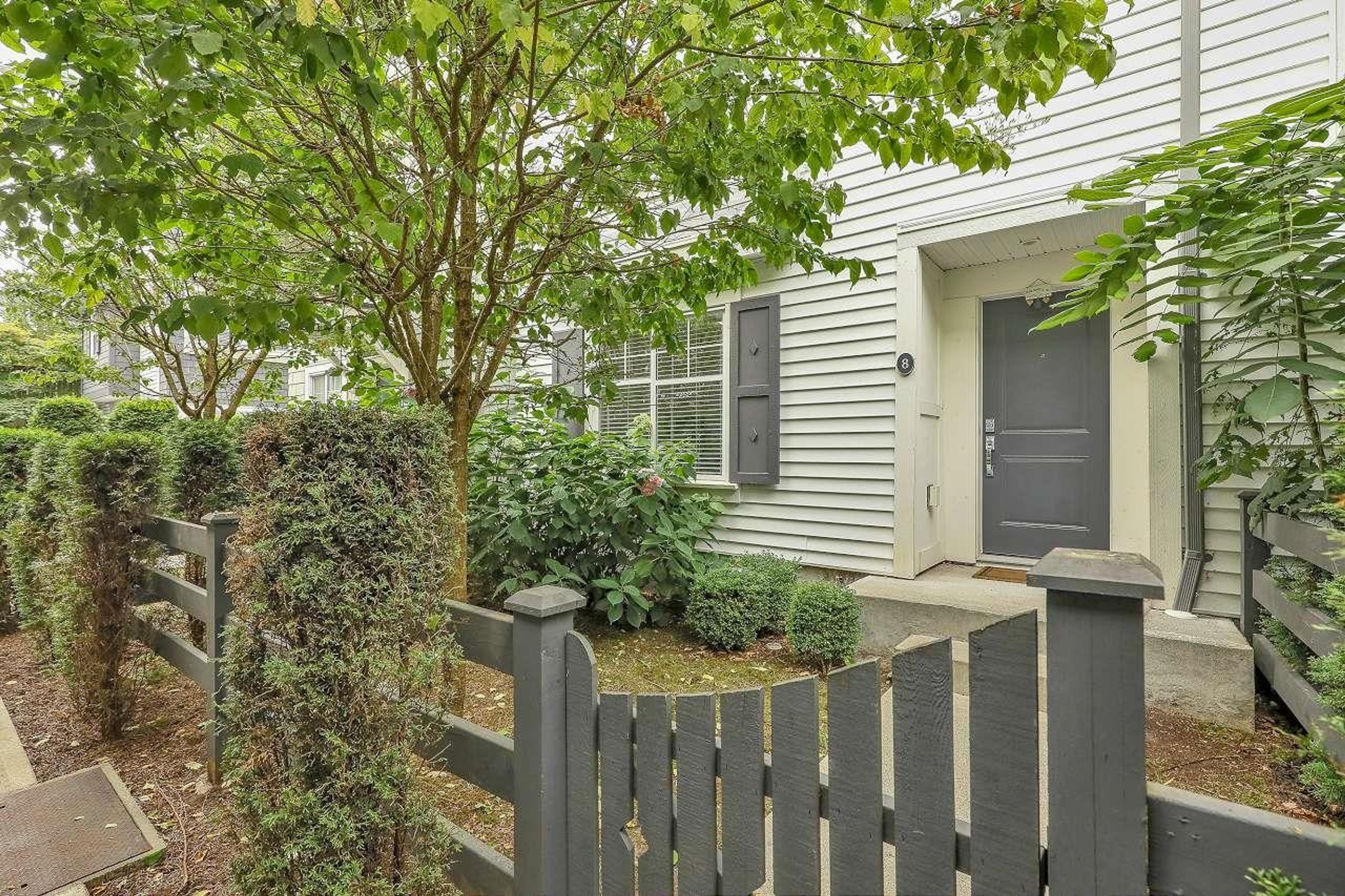 10433 158 Street, Surrey - Exteriors - Photo 5