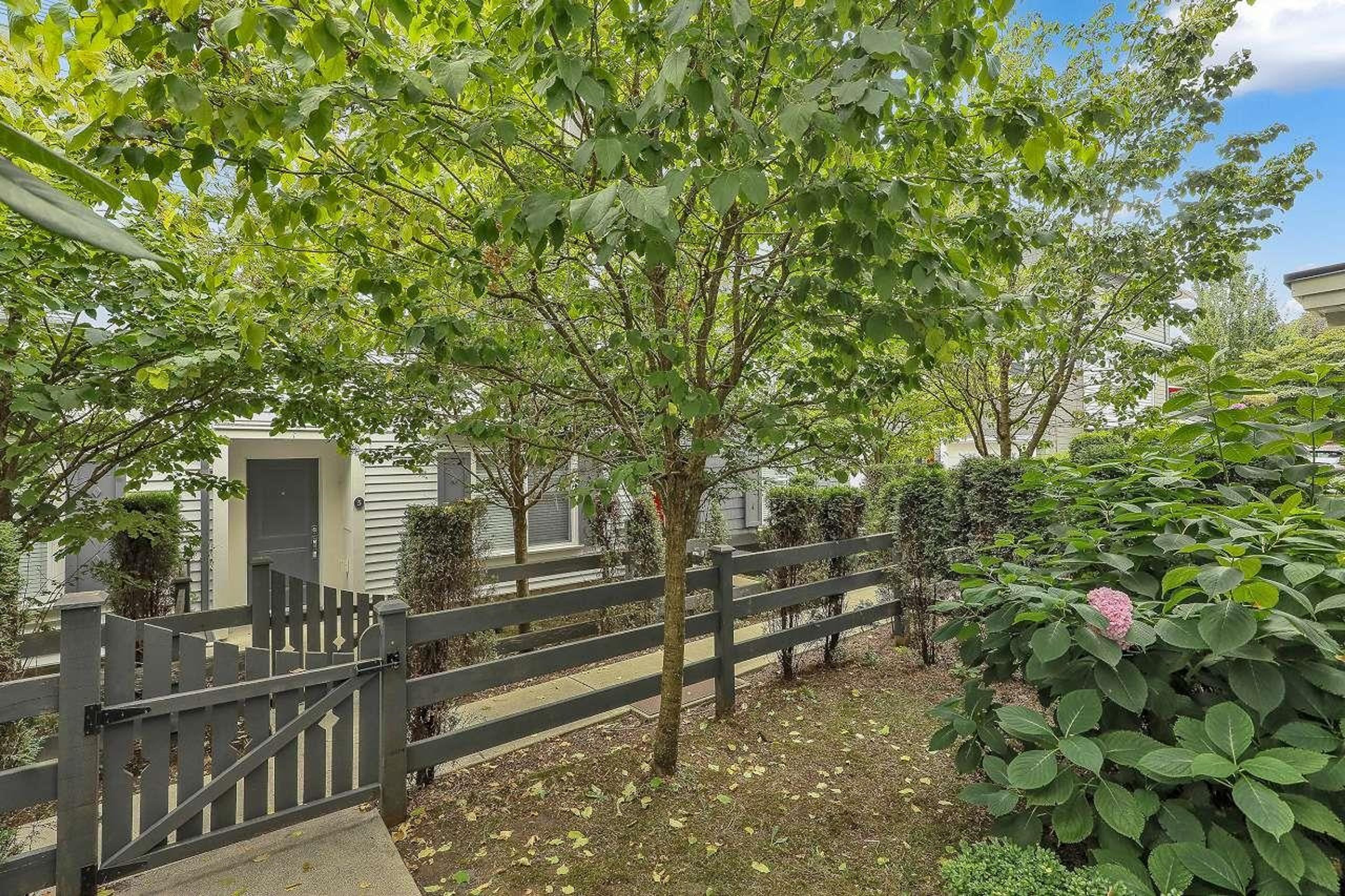 10433 158 Street, Surrey - Exteriors - Photo 7