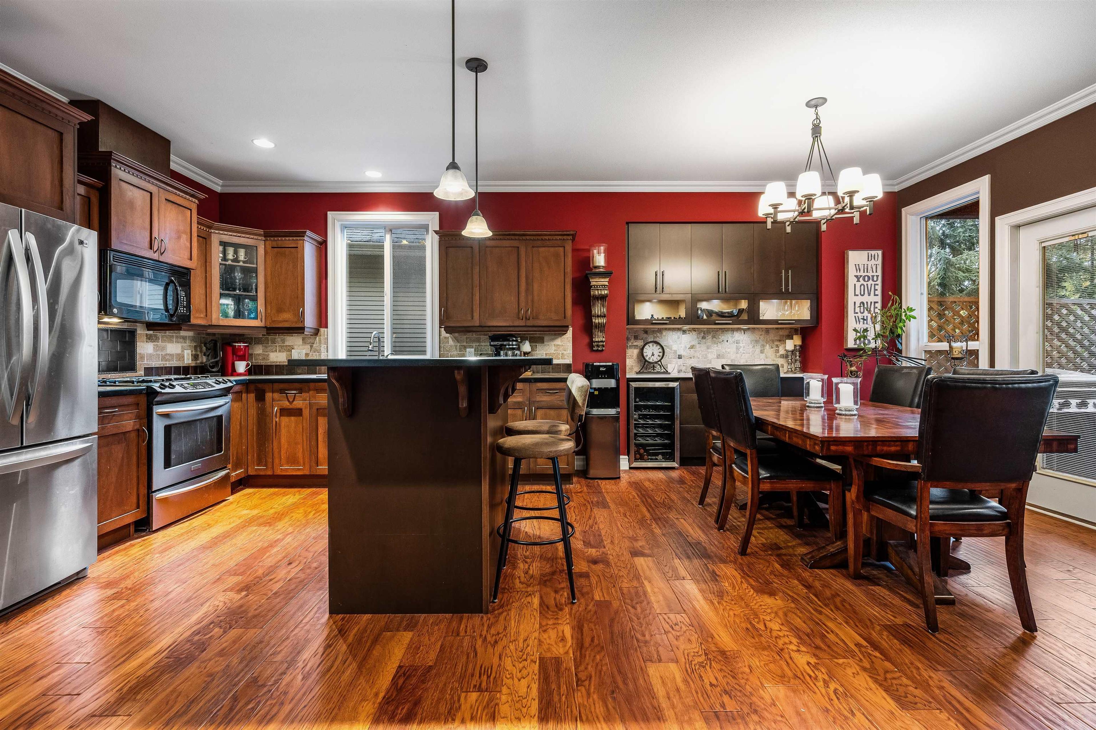 #27 45957 SHERWOOD DRIVE - Image 2