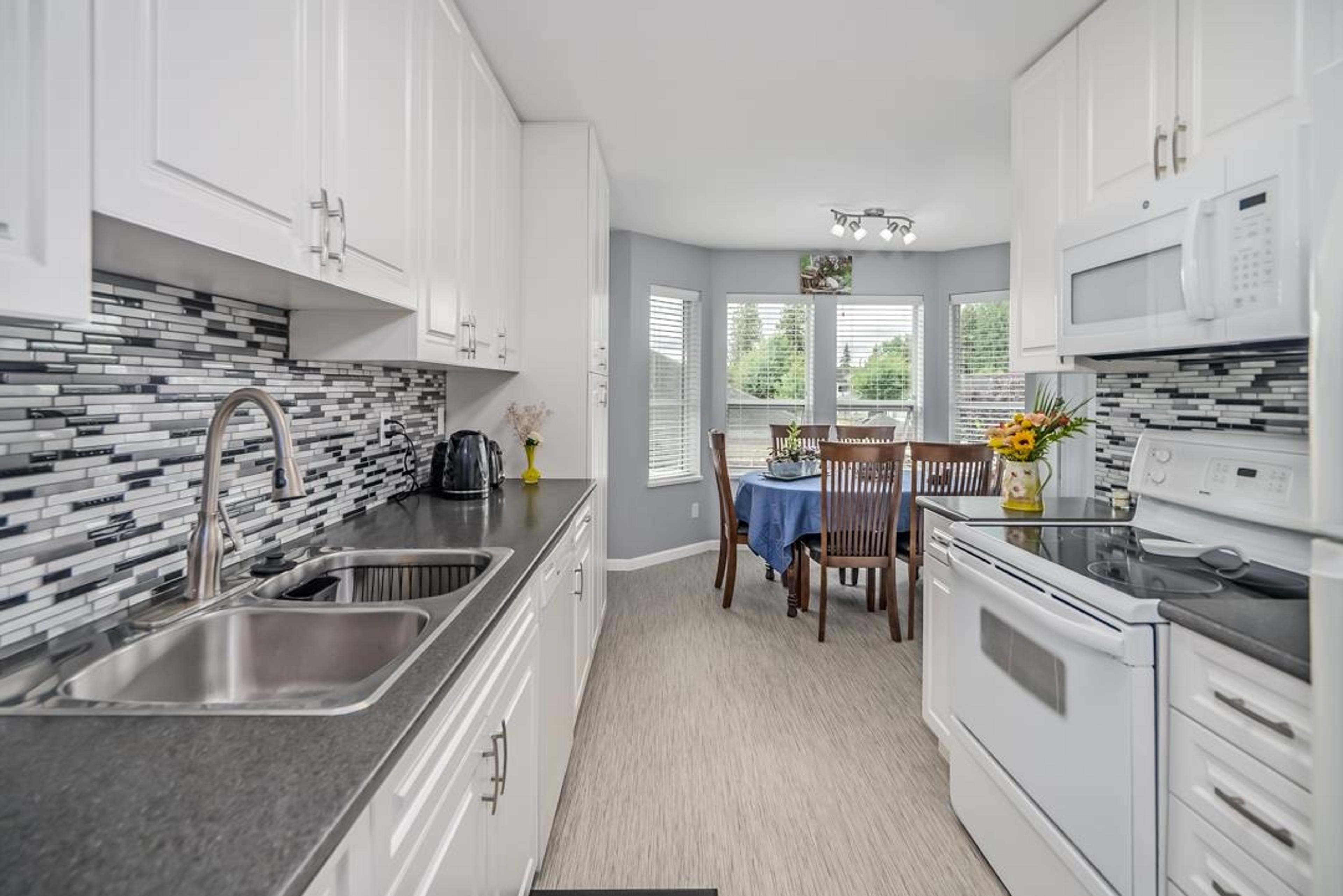 #12 20554 118 AVENUE - Image 2