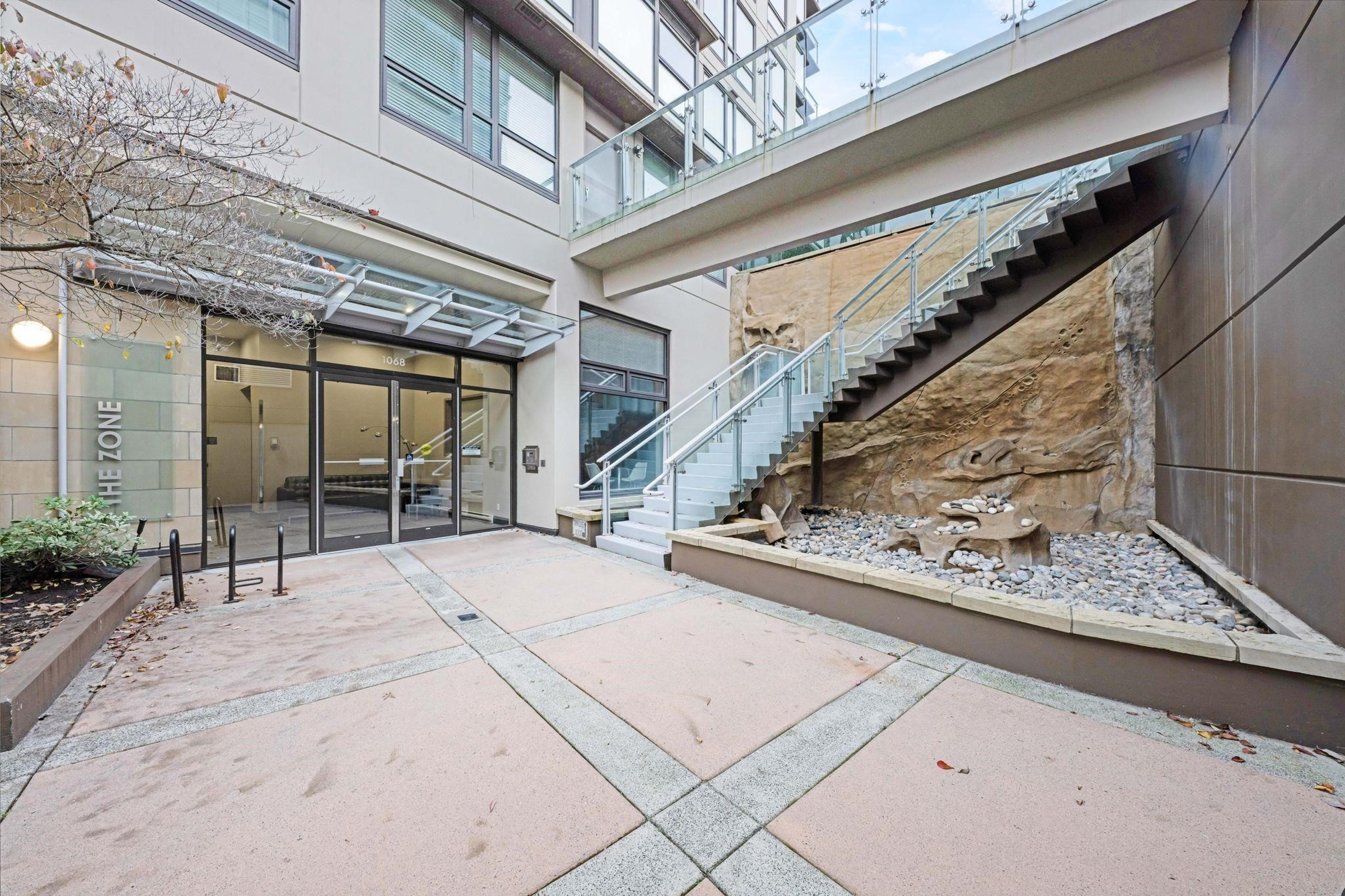 1068 W Broadway Way, Vancouver - Exteriors - Photo 2