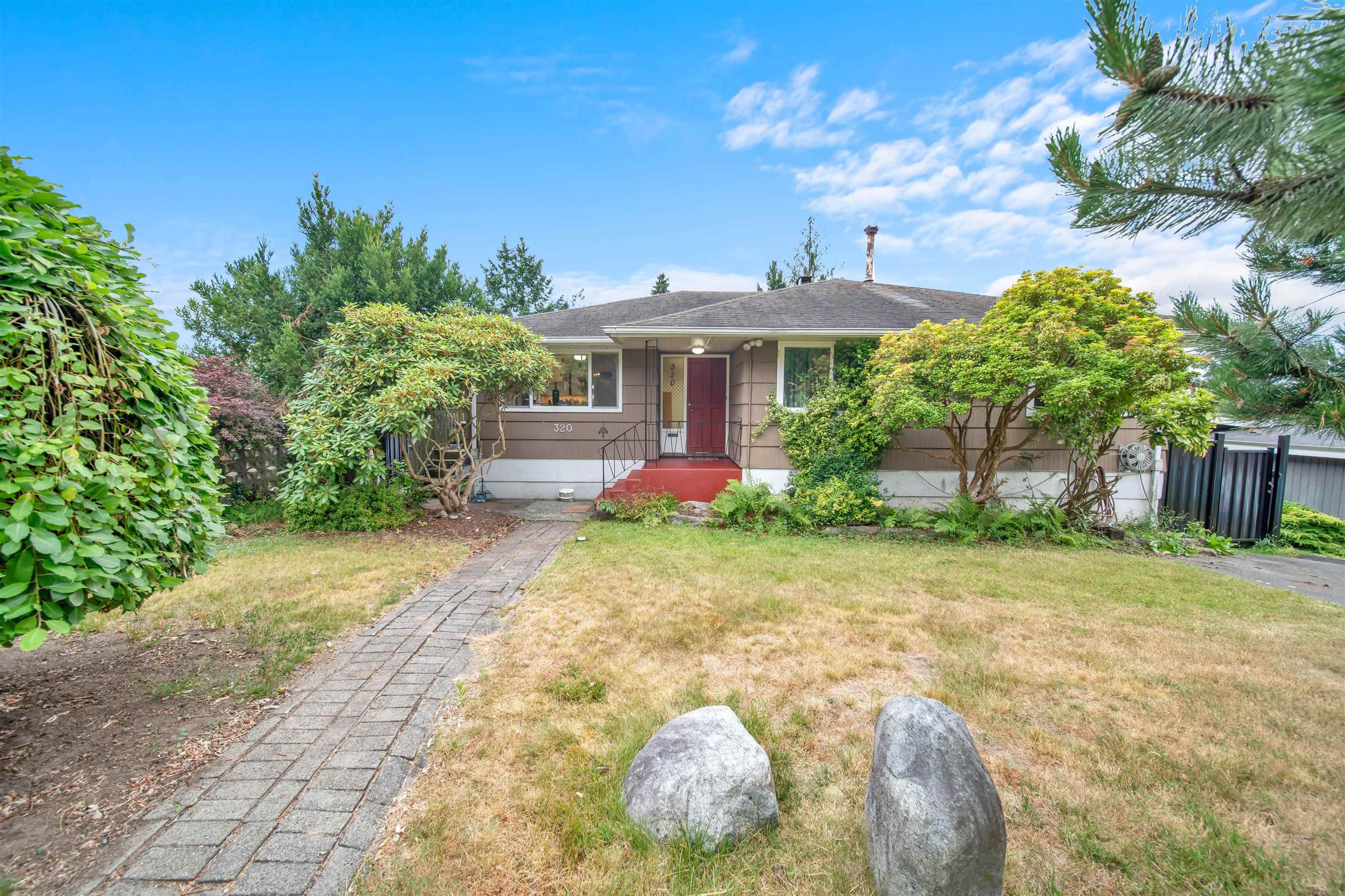 320 SEAFORTH CRESCENT - Image 2