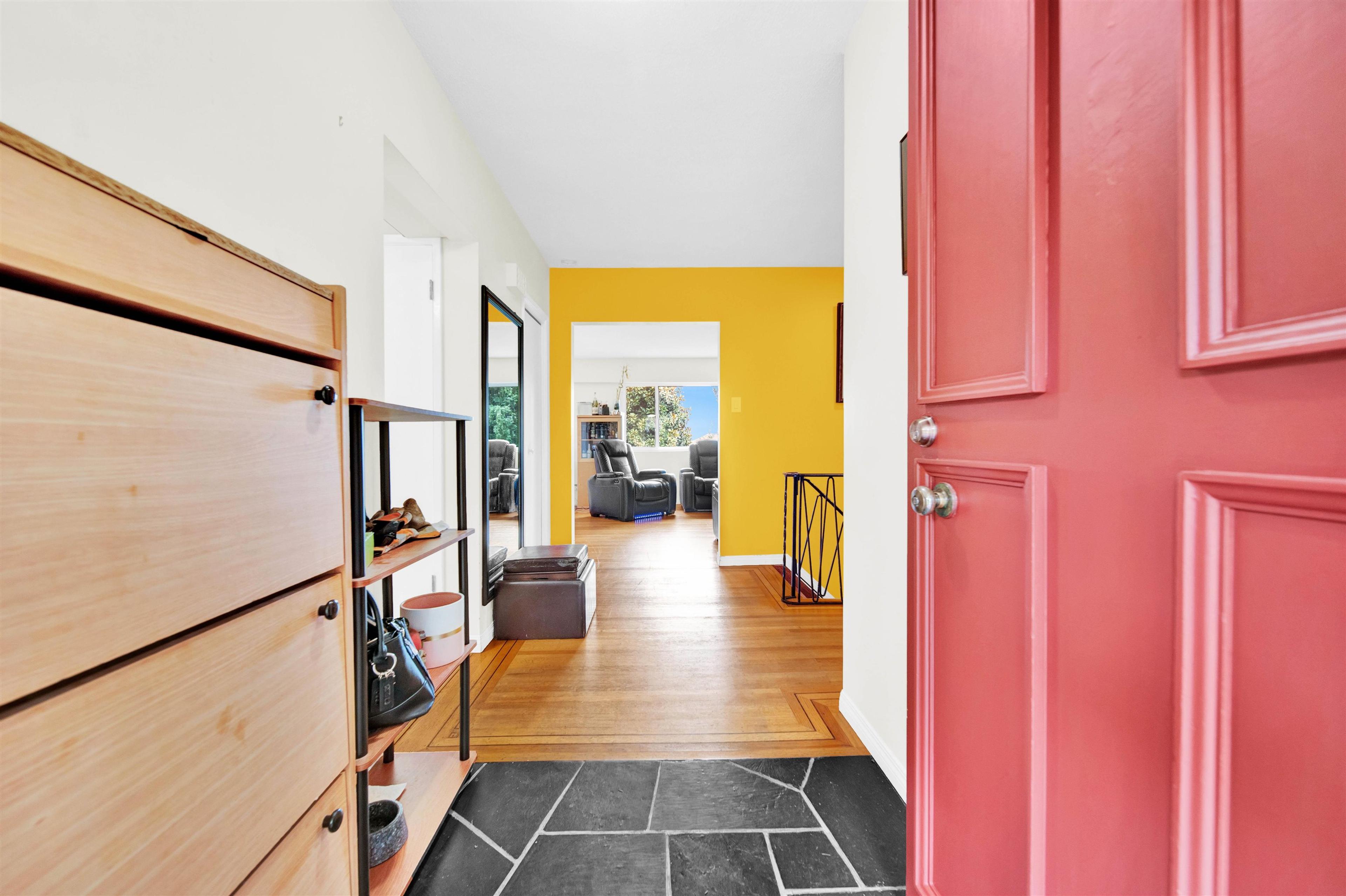 320 SEAFORTH CRESCENT - Image 3