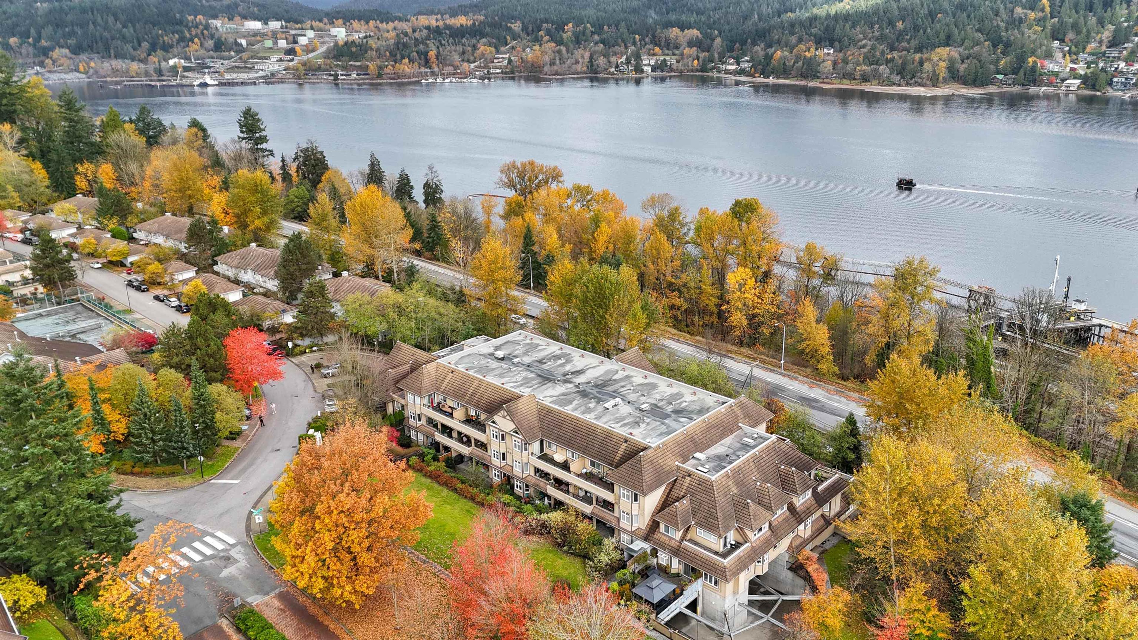 #111 160 SHORELINE CIRCLE - Image 2