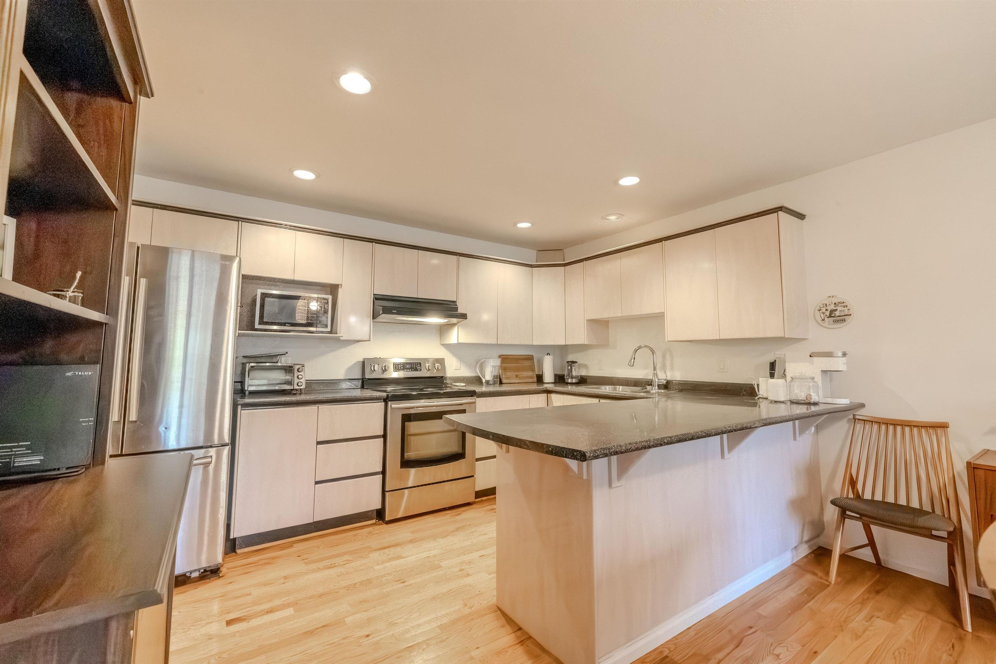 #7 1158 CARMEL PLACE - Image 3