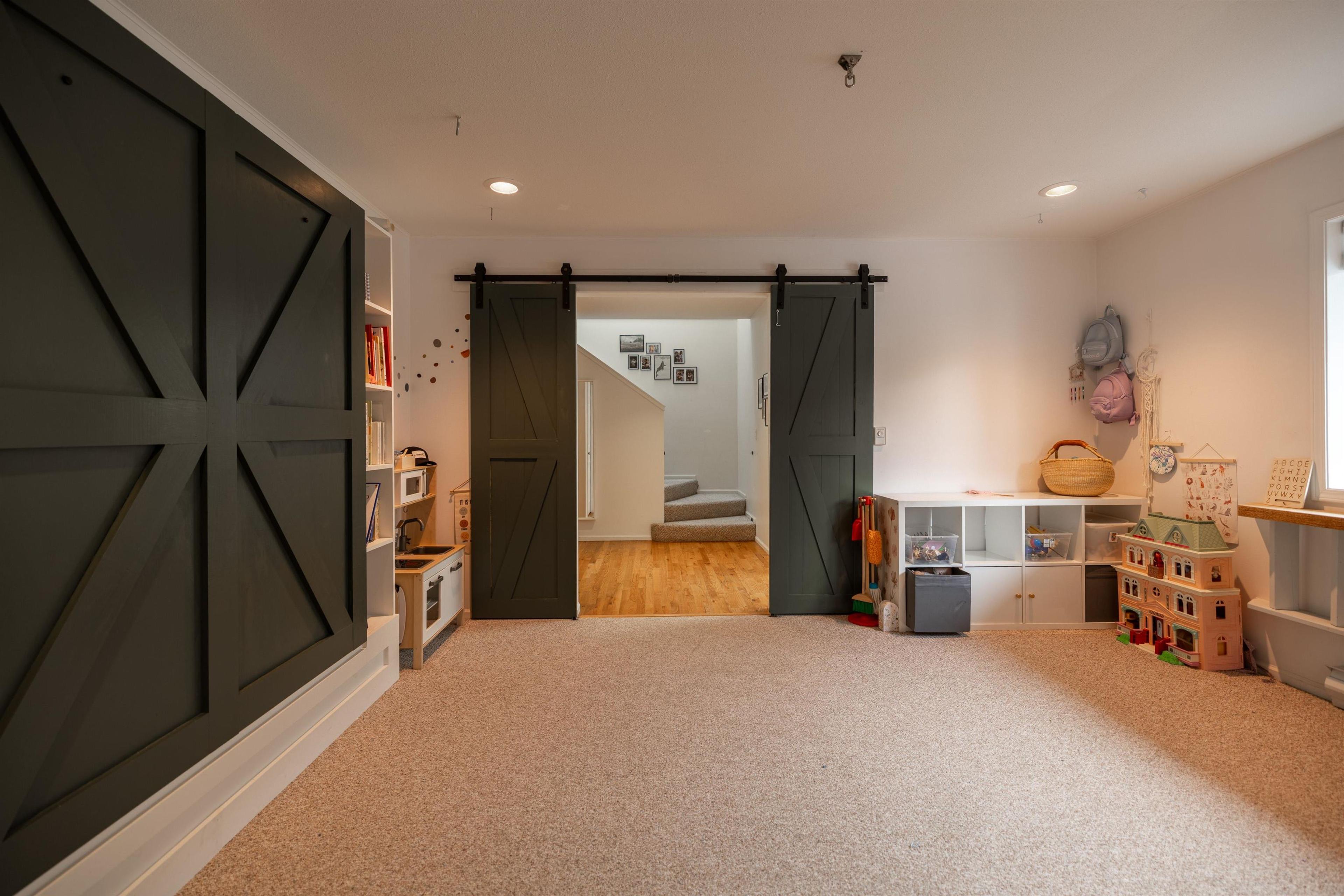 #7 1158 CARMEL PLACE - Main Image