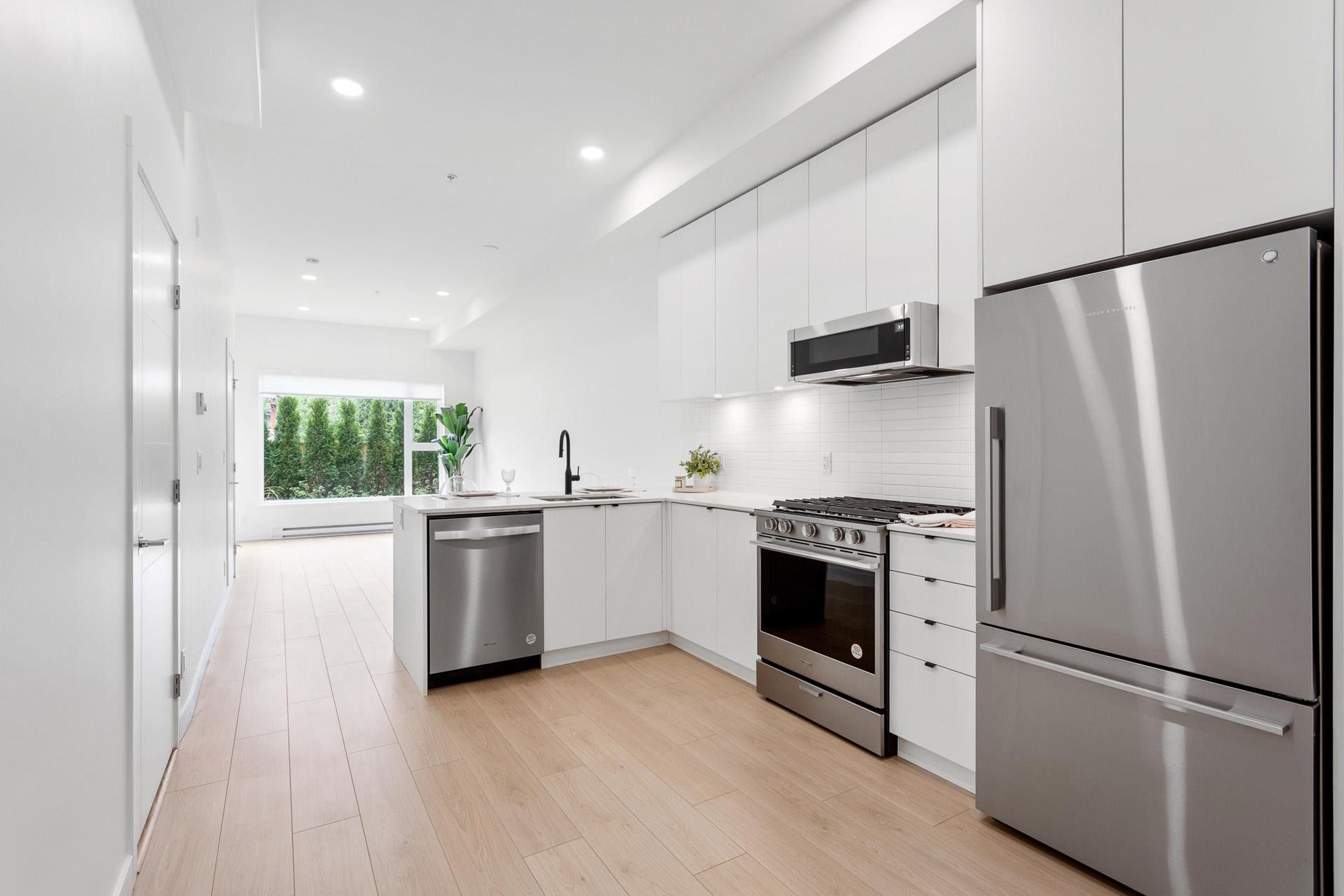 #108 2345 RINDALL AVENUE - Image 3