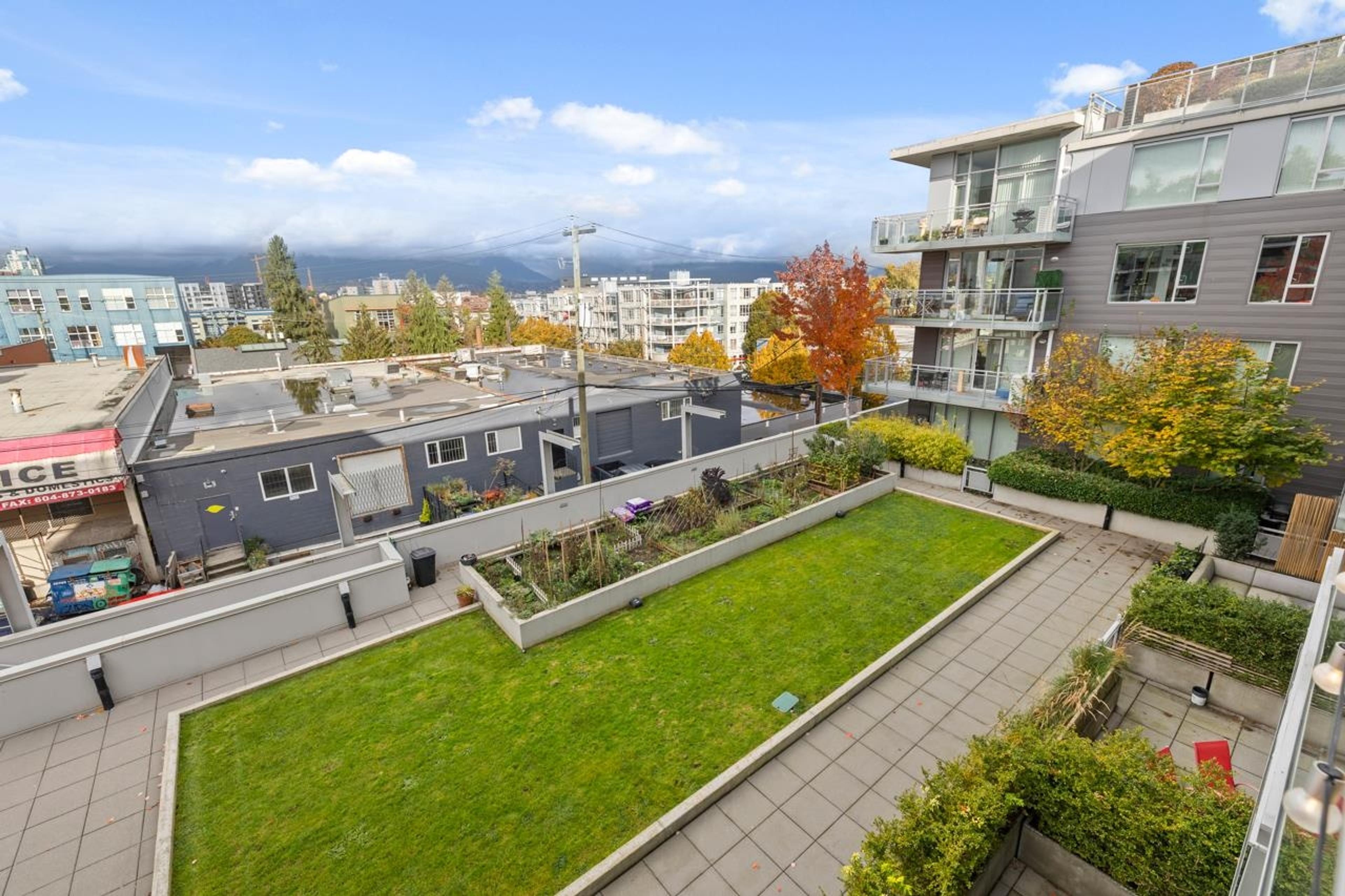 289 E 6th Avenue, Vancouver - Exteriors - Full Complex View - Photo 1