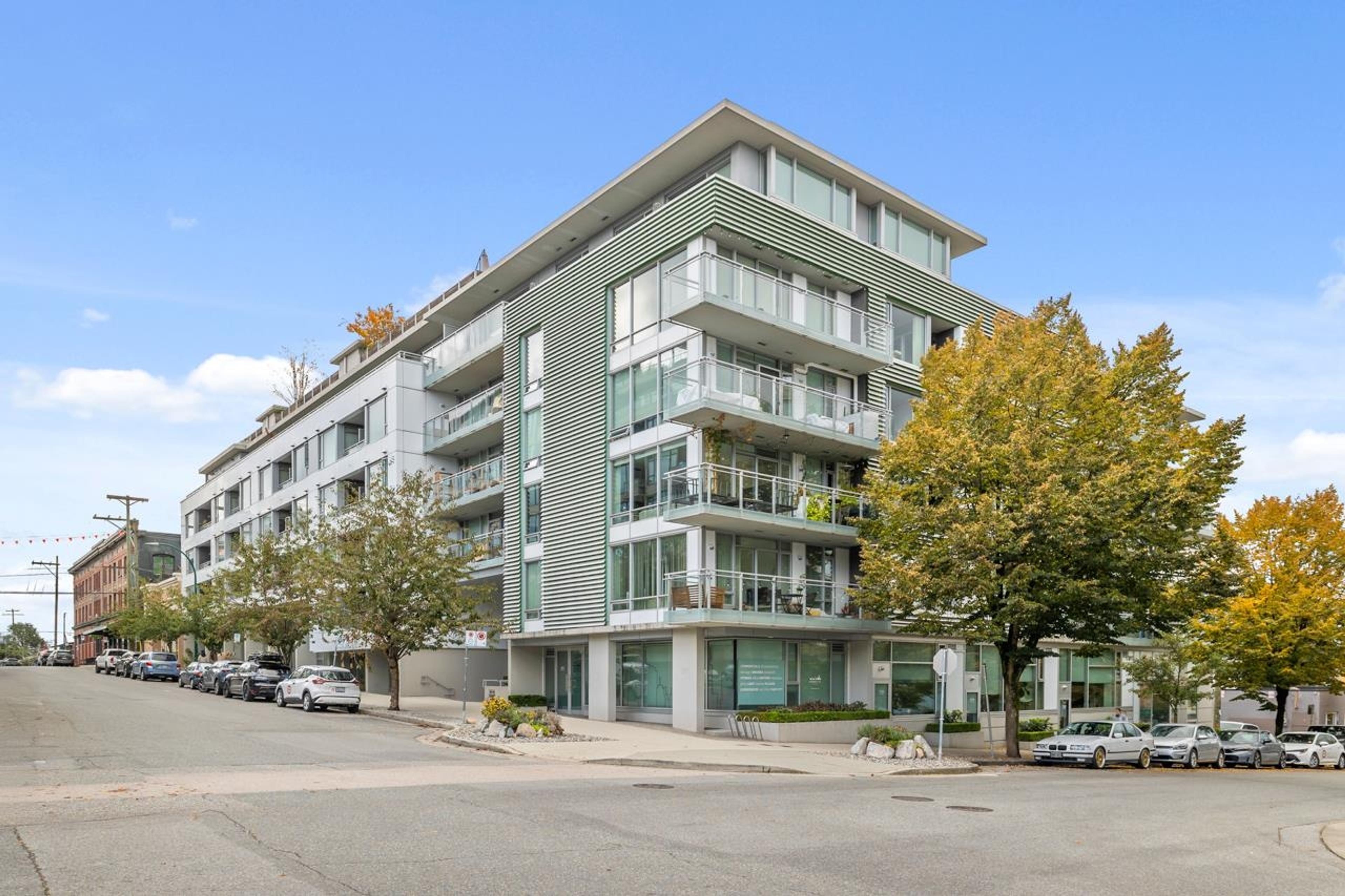 289 E 6th Avenue, Vancouver - Exteriors - Full Complex View - Photo 3