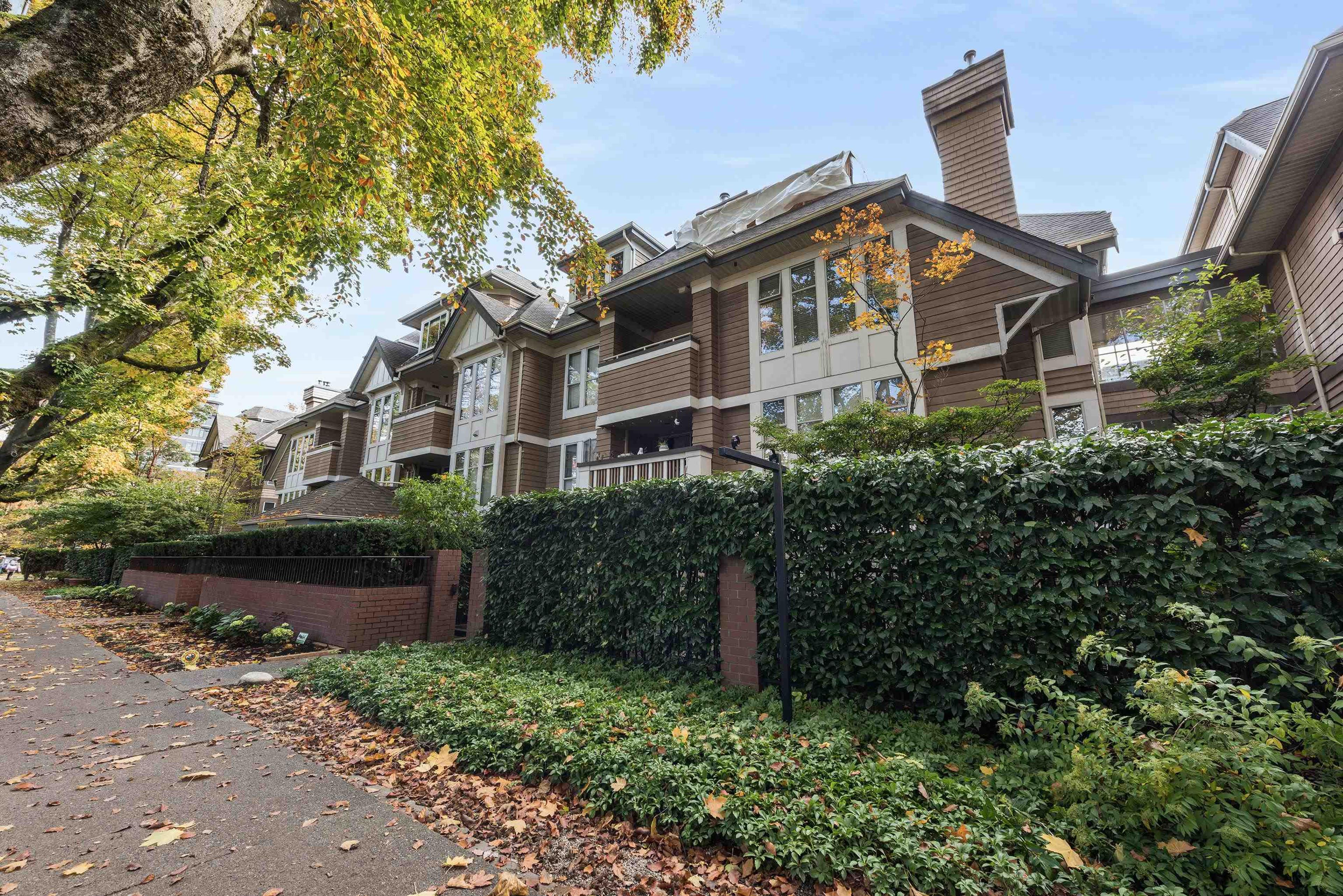 623 W 14th Avenue, Vancouver - Exteriors - Full Complex View - Photo 1