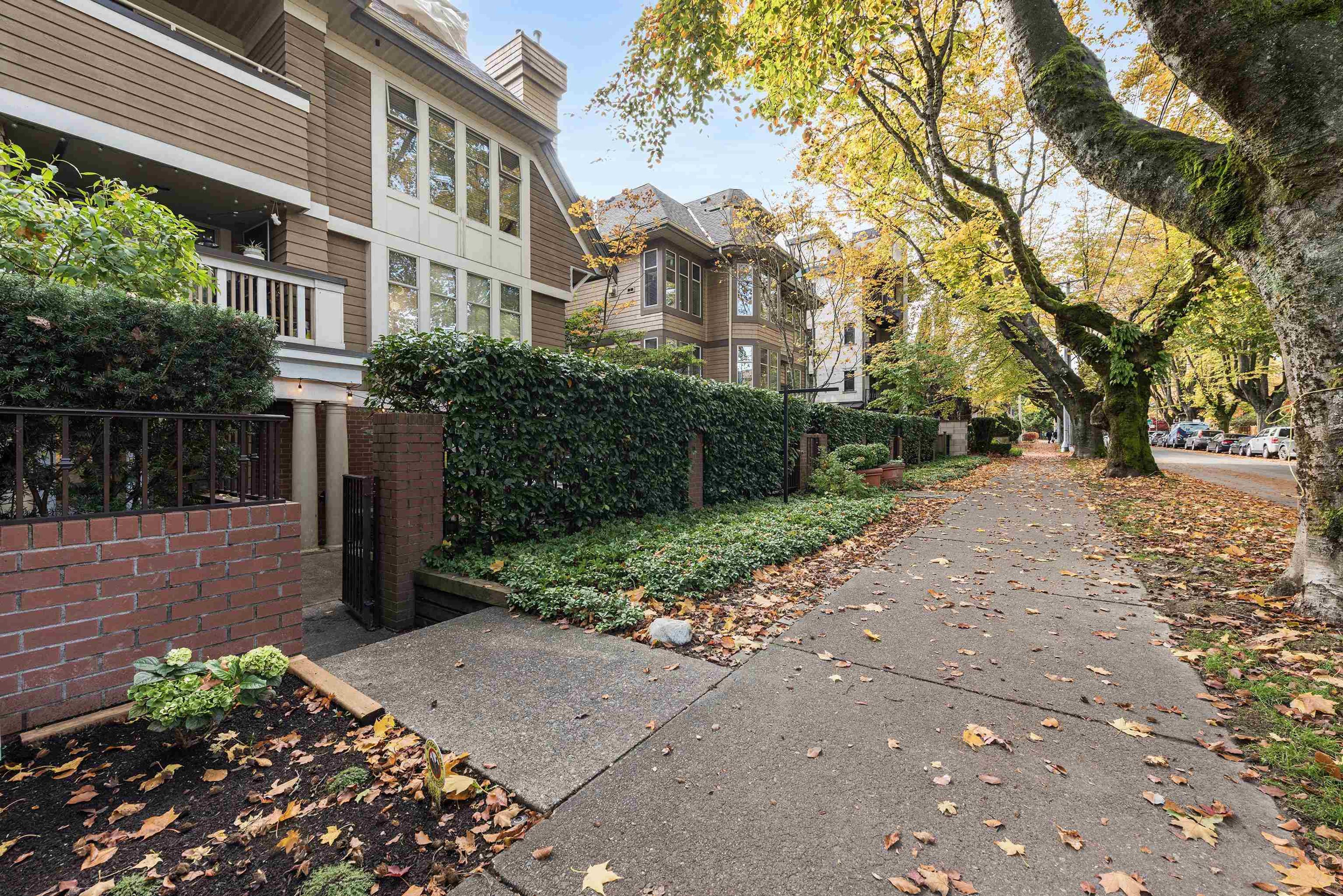 623 W 14th Avenue, Vancouver - Exteriors - Full Complex View - Photo 2