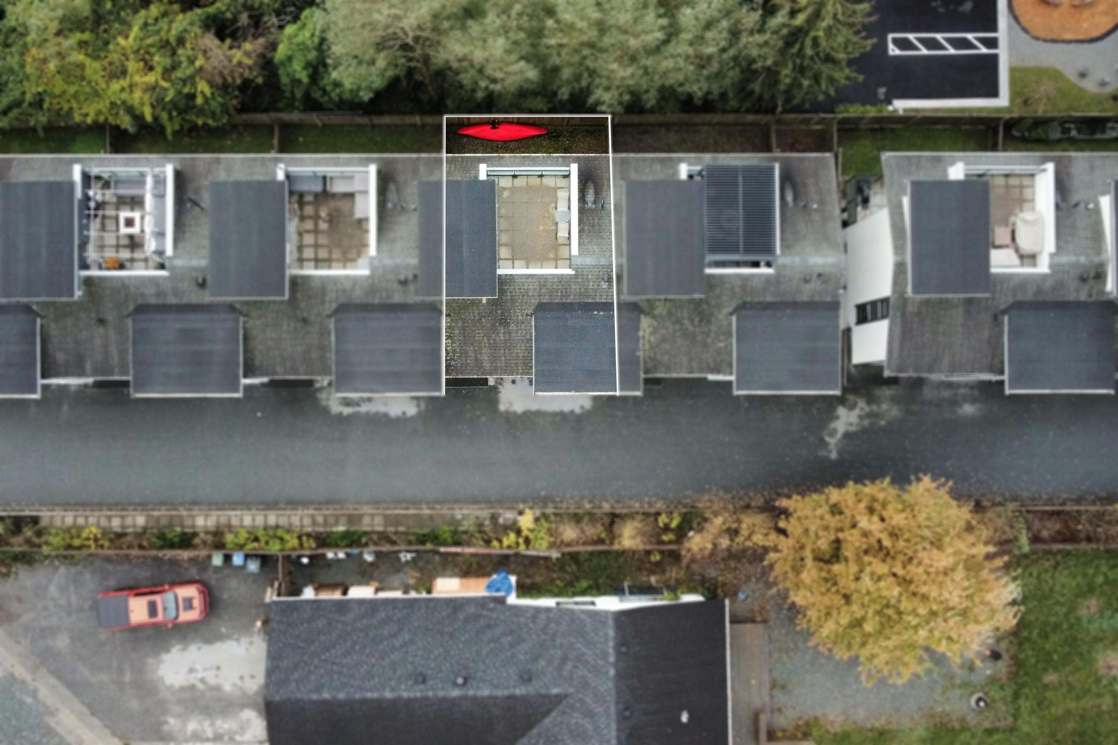 38447 Buckley Avenue, Squamish - Exteriors - Drone/Aerial View, Marked/Pin, Full Complex View - Photo 7