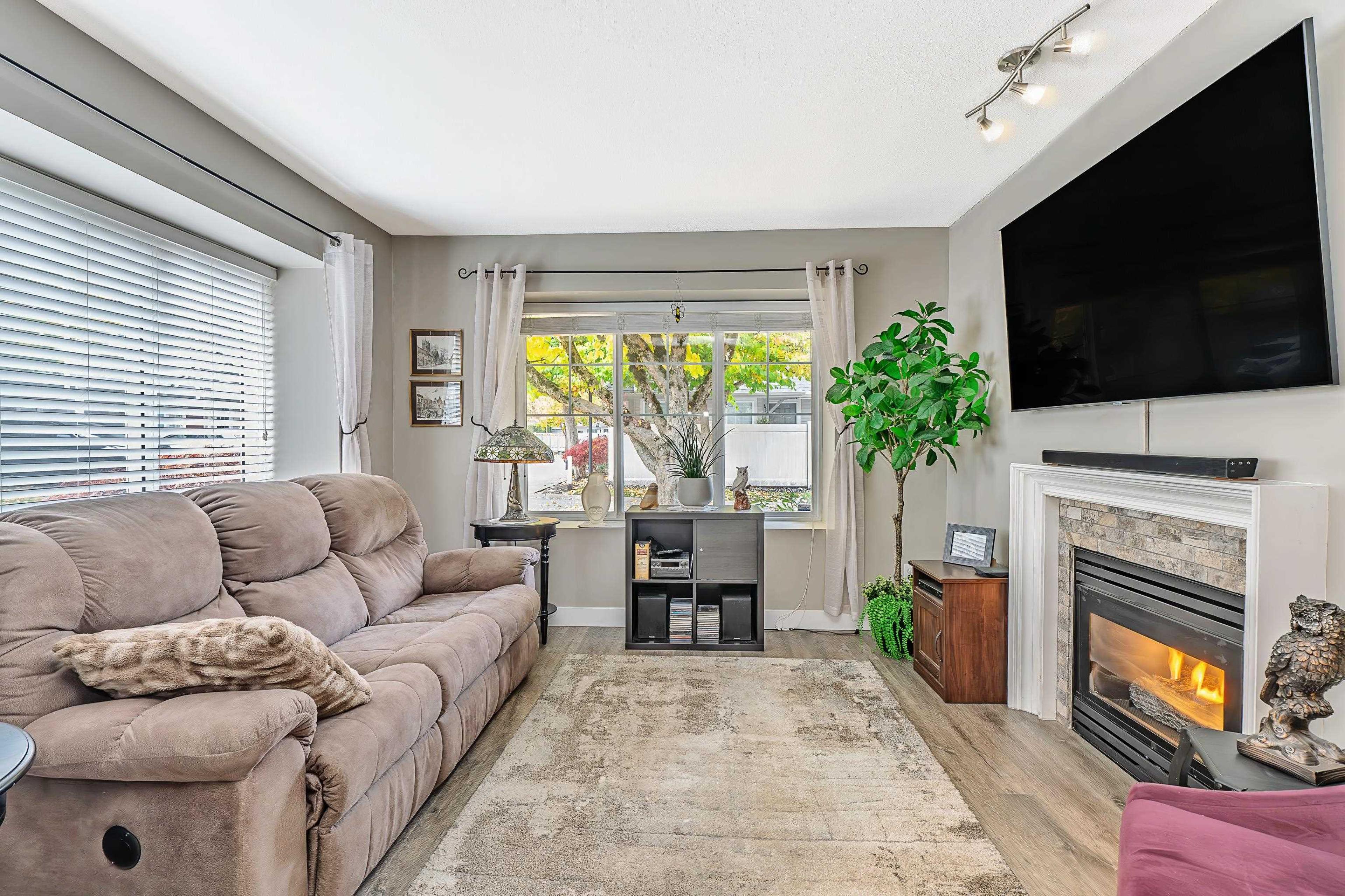 #60 23085 118 AVENUE - Image 2