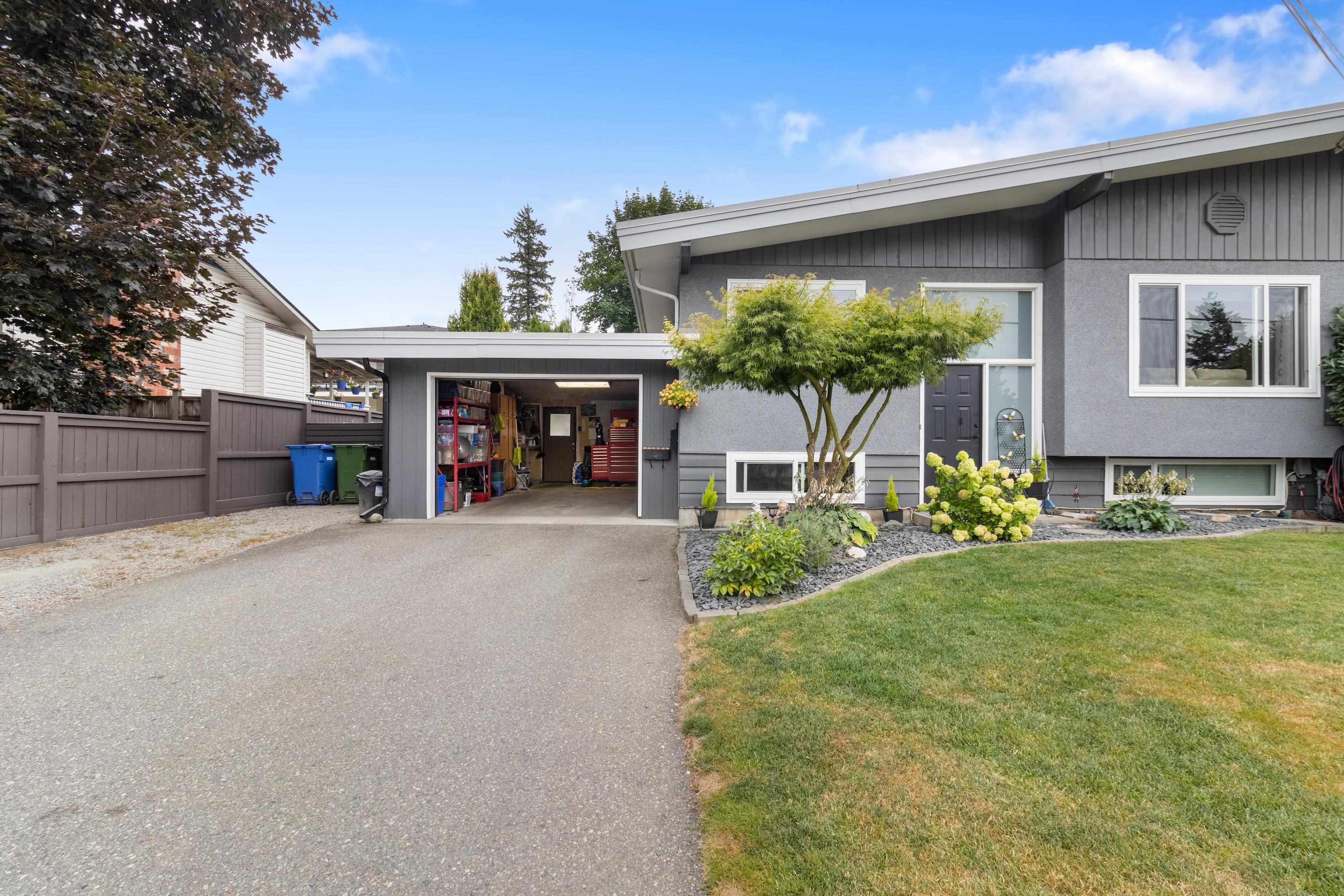 2174 Lynden Street, Abbotsford - Exteriors - Photo 1