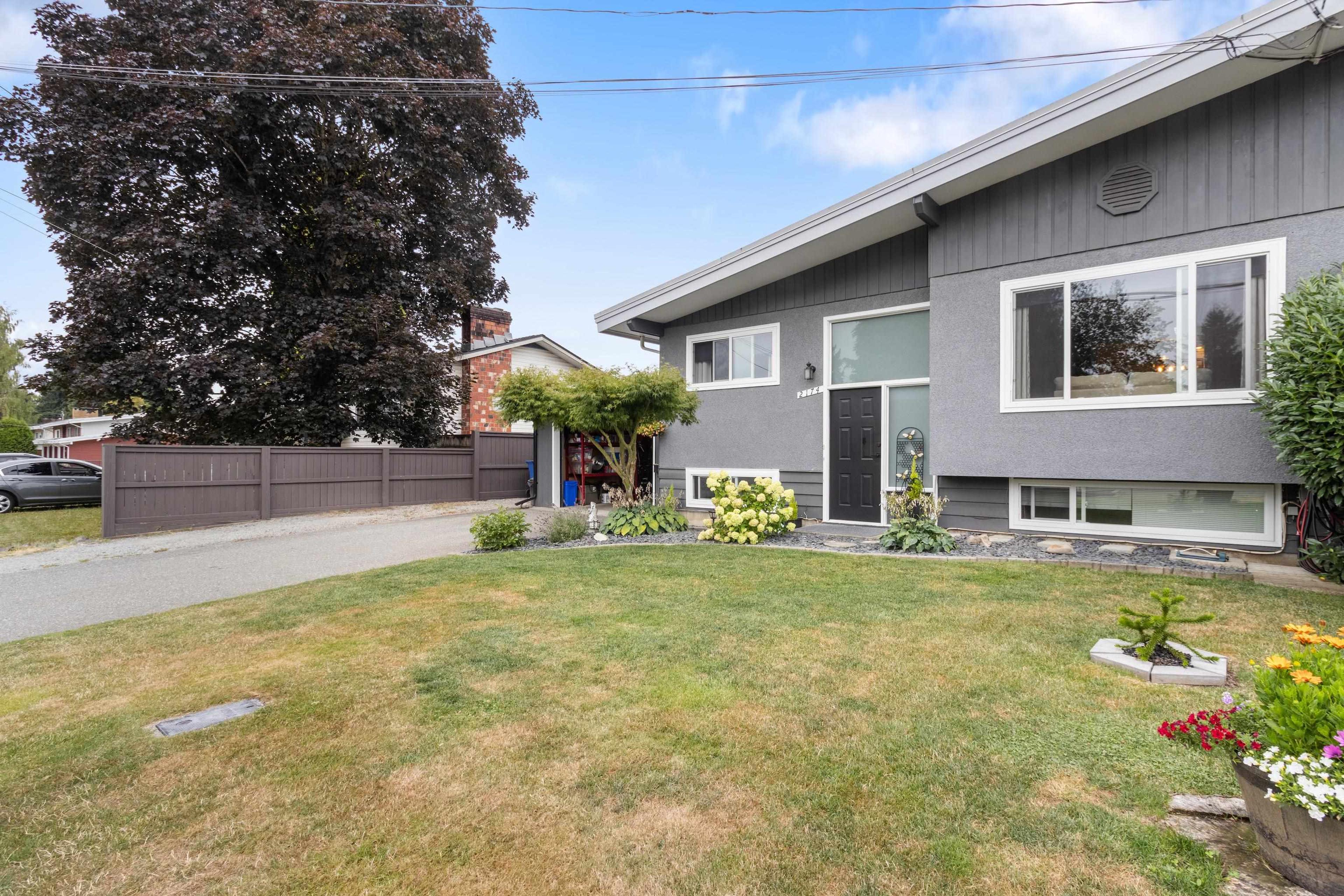 2174 Lynden Street, Abbotsford - Exteriors - Photo 2