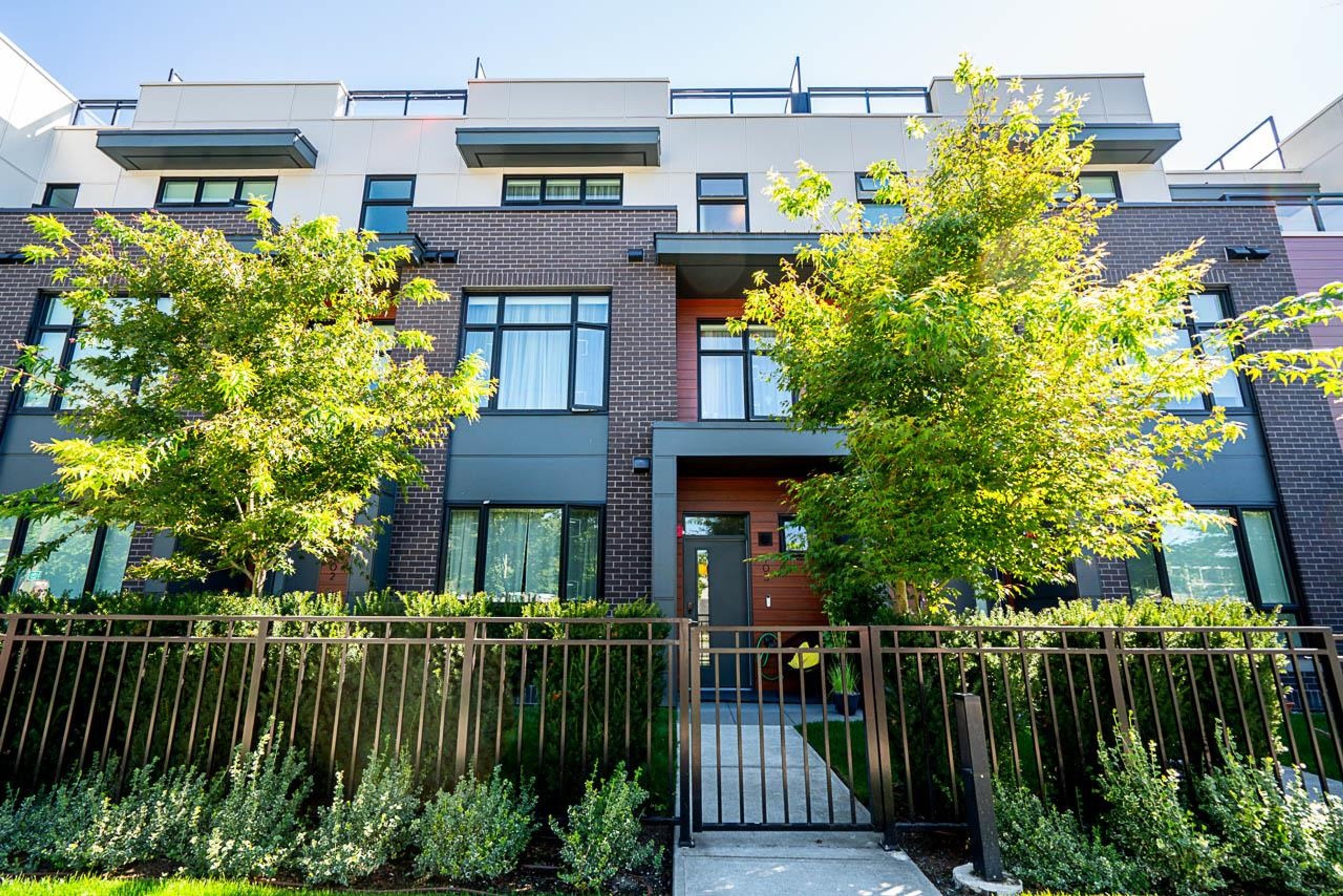 2035 Glenaire Drive, North Vancouver - Exteriors - Full Complex View - Photo 3