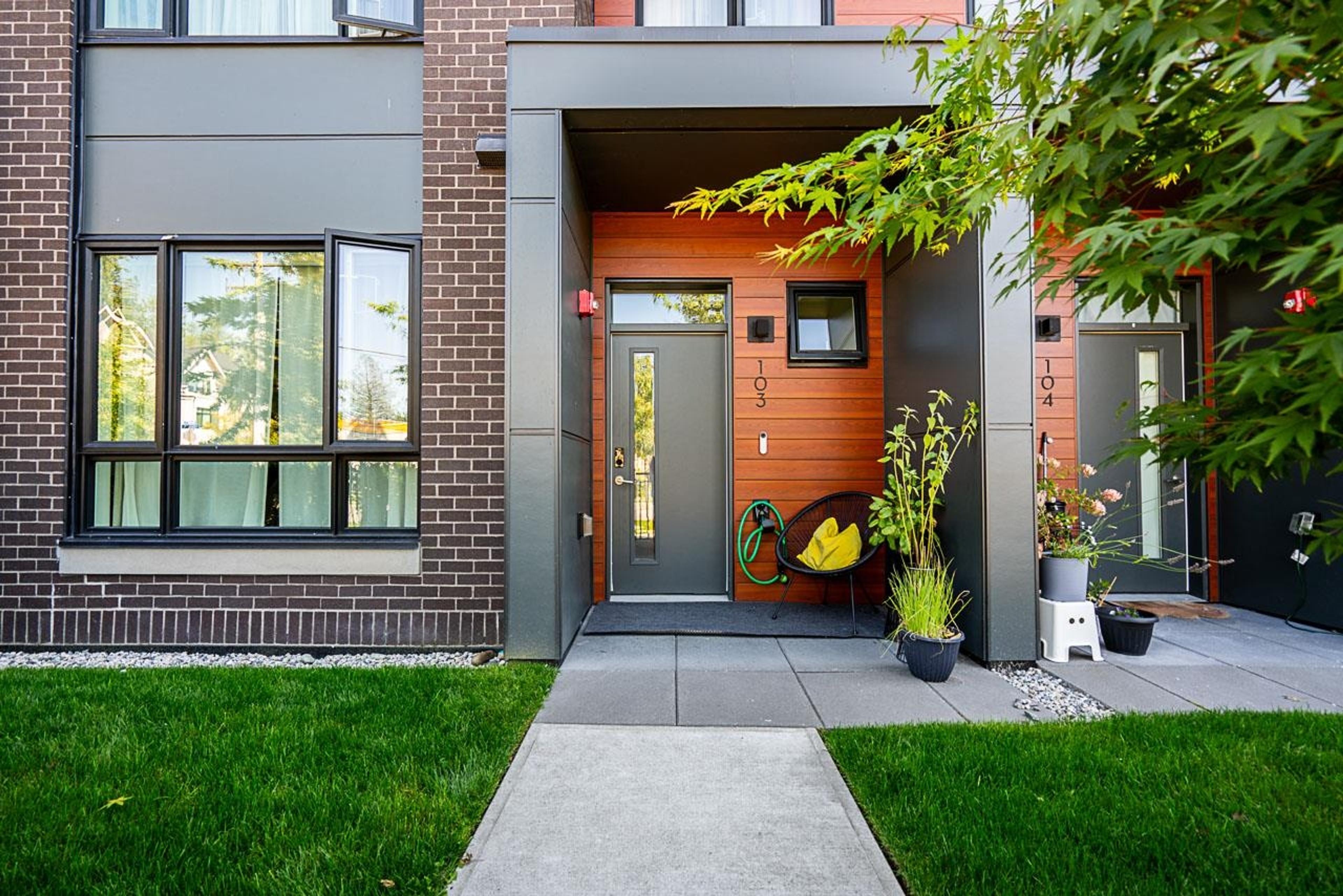 2035 Glenaire Drive, North Vancouver - Exteriors - Photo 4