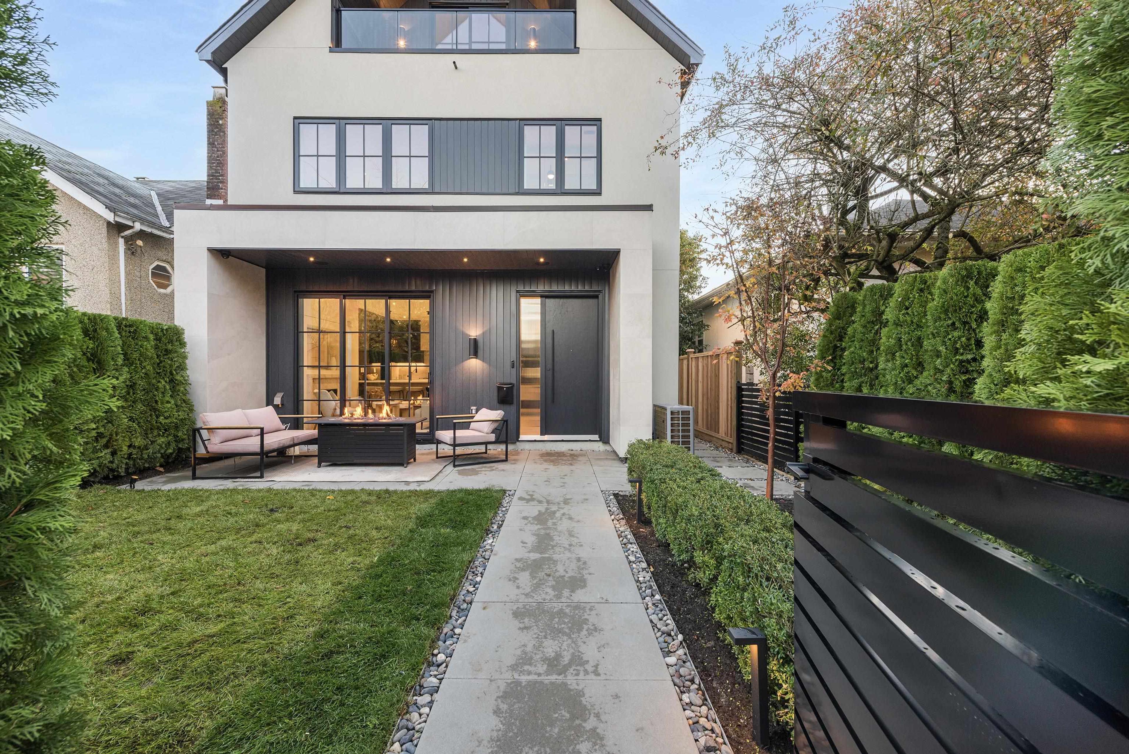 240 E 37th Avenue, Vancouver - Exteriors - Photo 1