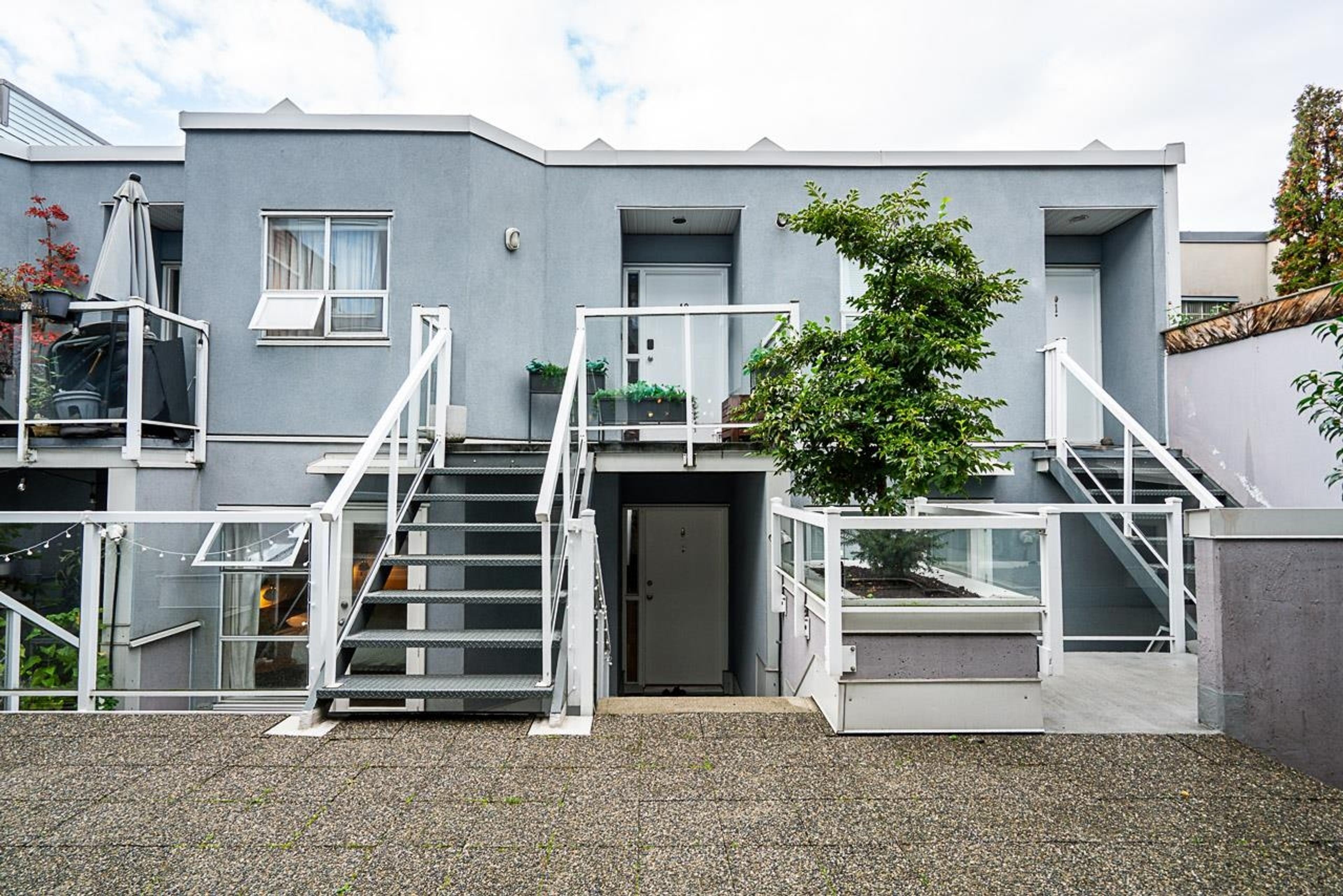 973 W 7th Avenue, Vancouver - Exteriors - Photo 1