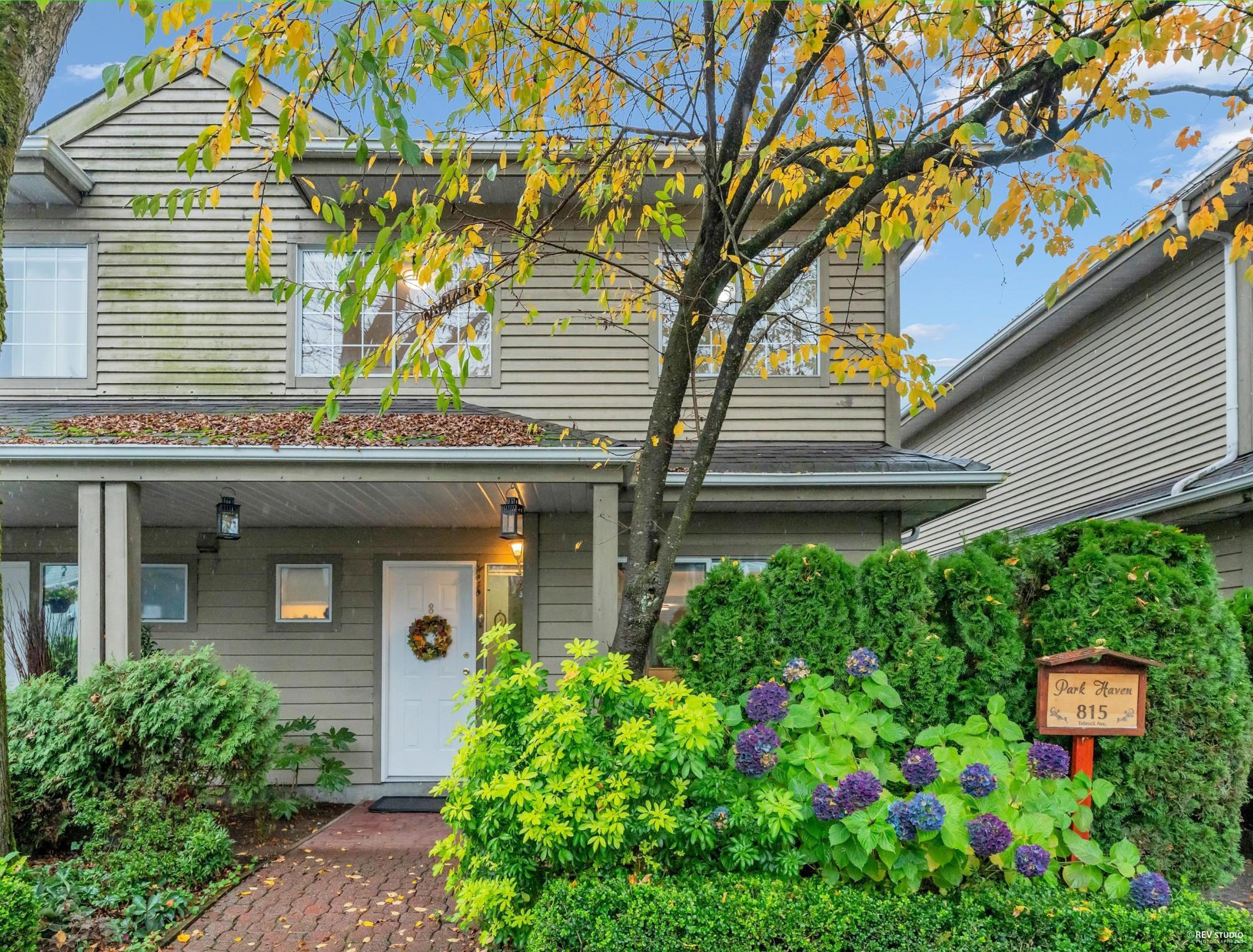 815 Tobruck Avenue, North Vancouver - Exteriors - Photo 1