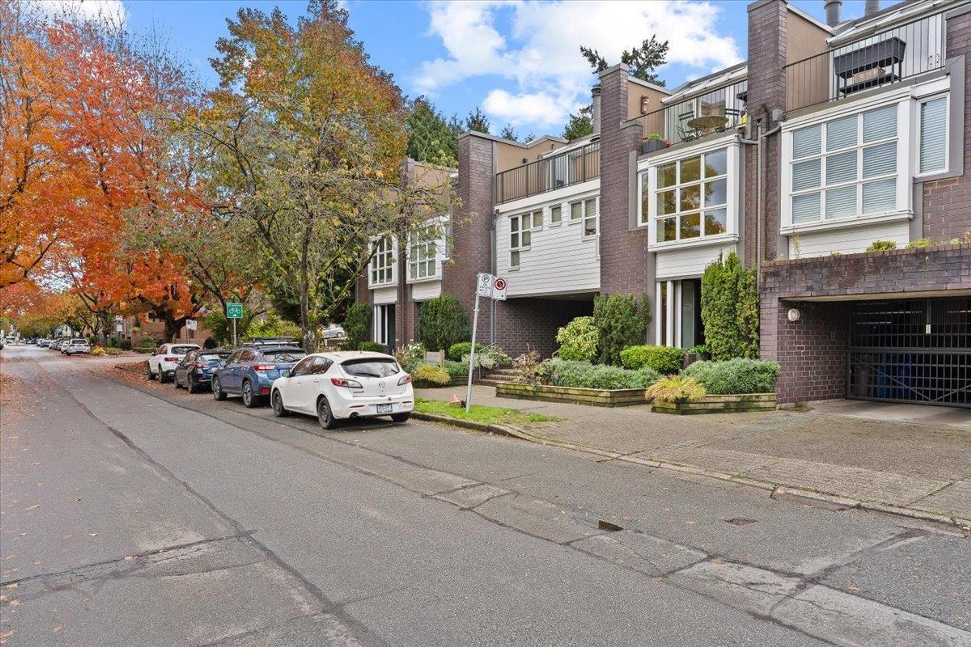 834 W 7th Avenue, Vancouver - Exteriors - Full Complex View - Photo 4