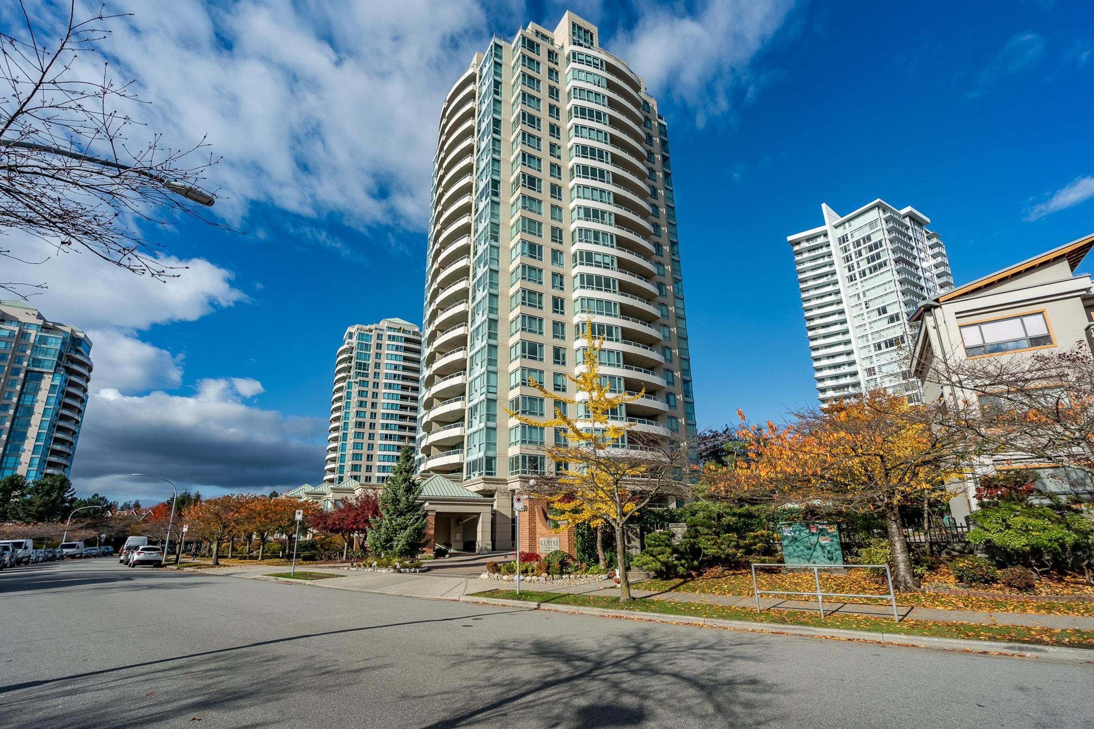 6659 Southoaks Crescent, Burnaby - Exteriors - Full Complex View - Photo 2