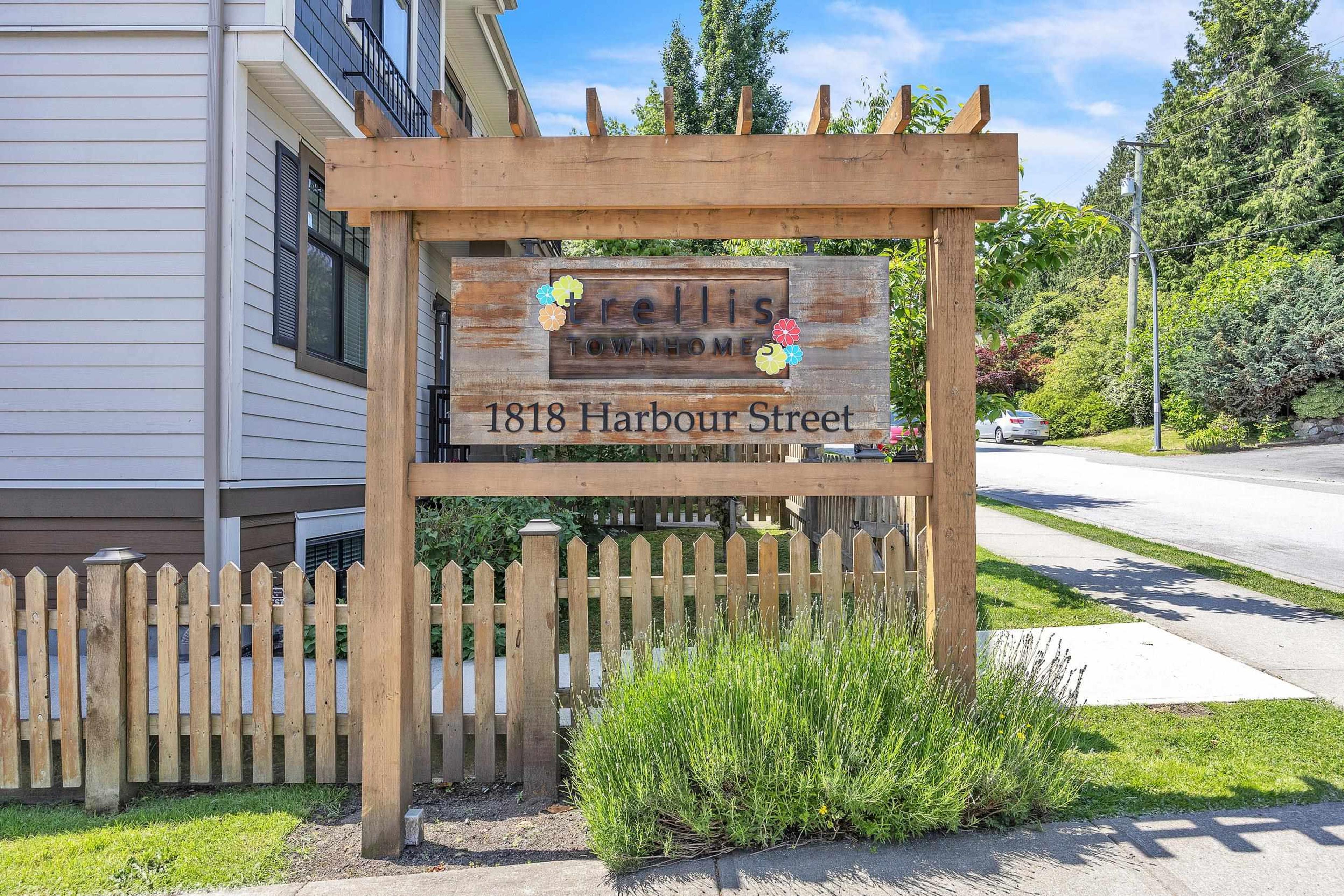 1818 Harbour Street, Port Coquitlam - Exteriors - Photo 2