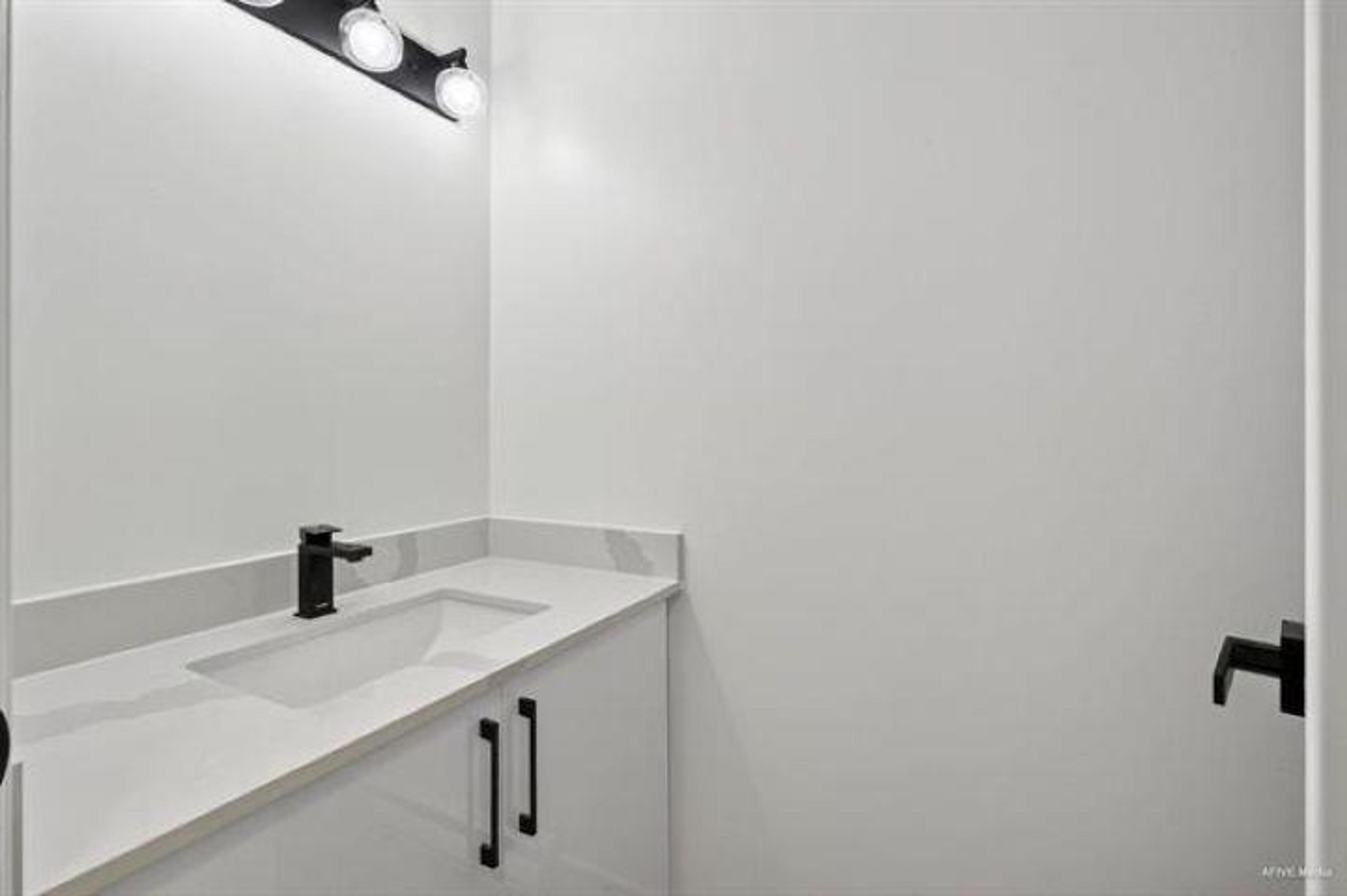 #35 6100 TIFFANY BOULEVARD - Image 3