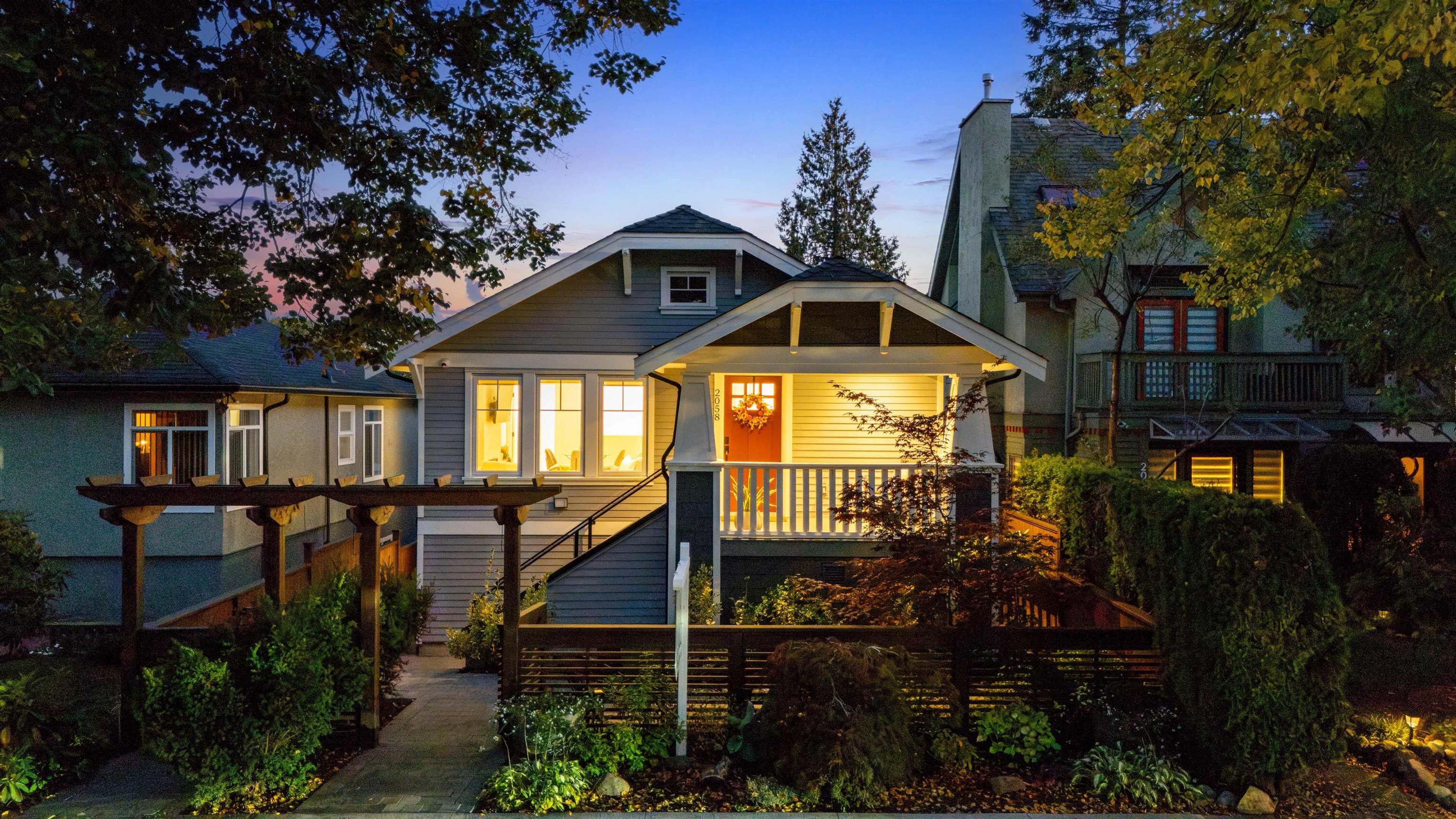 2058 E 5th Avenue, Vancouver - Exteriors - Photo 2