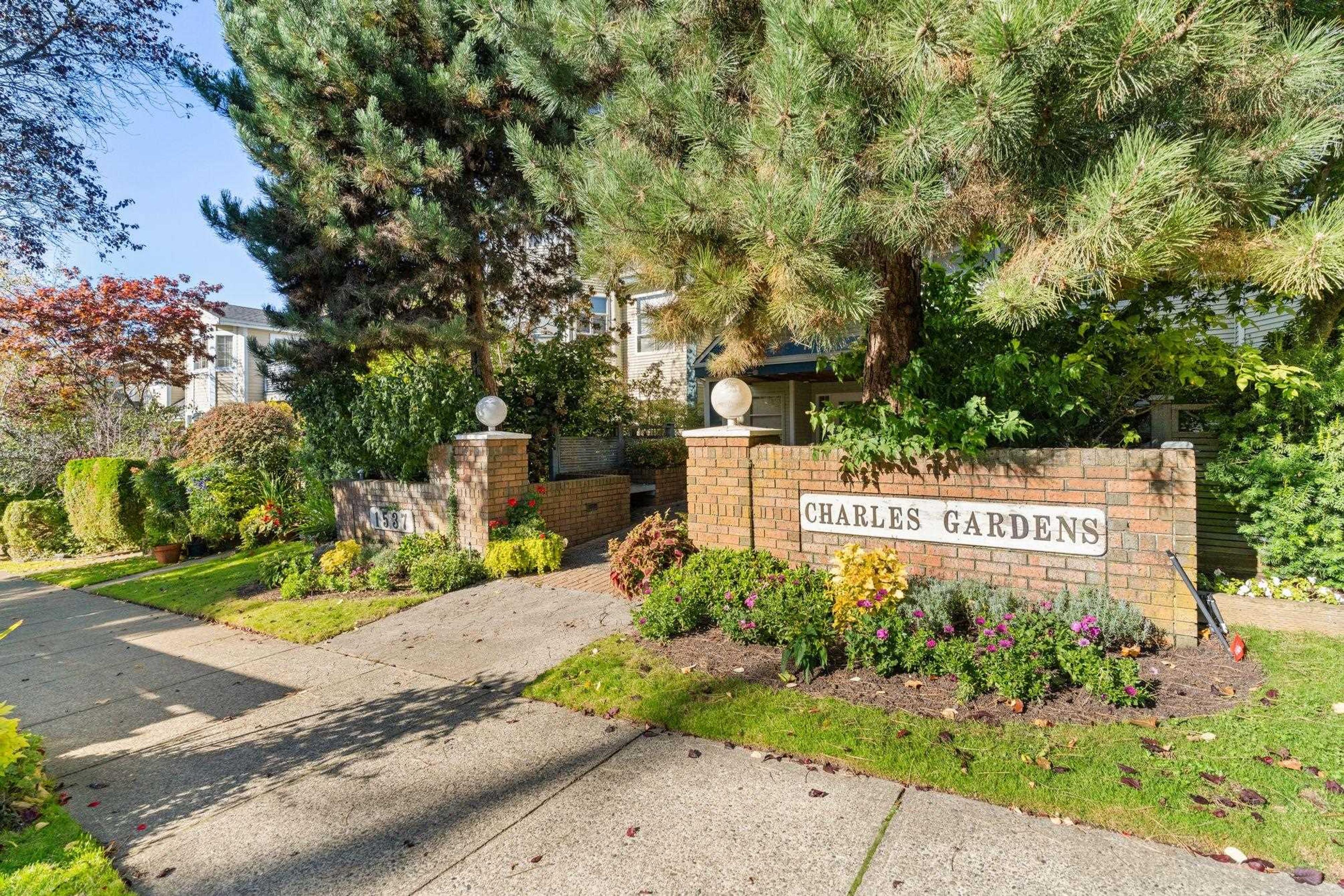 1537 Charles Street, Vancouver - Exteriors - Photo 1