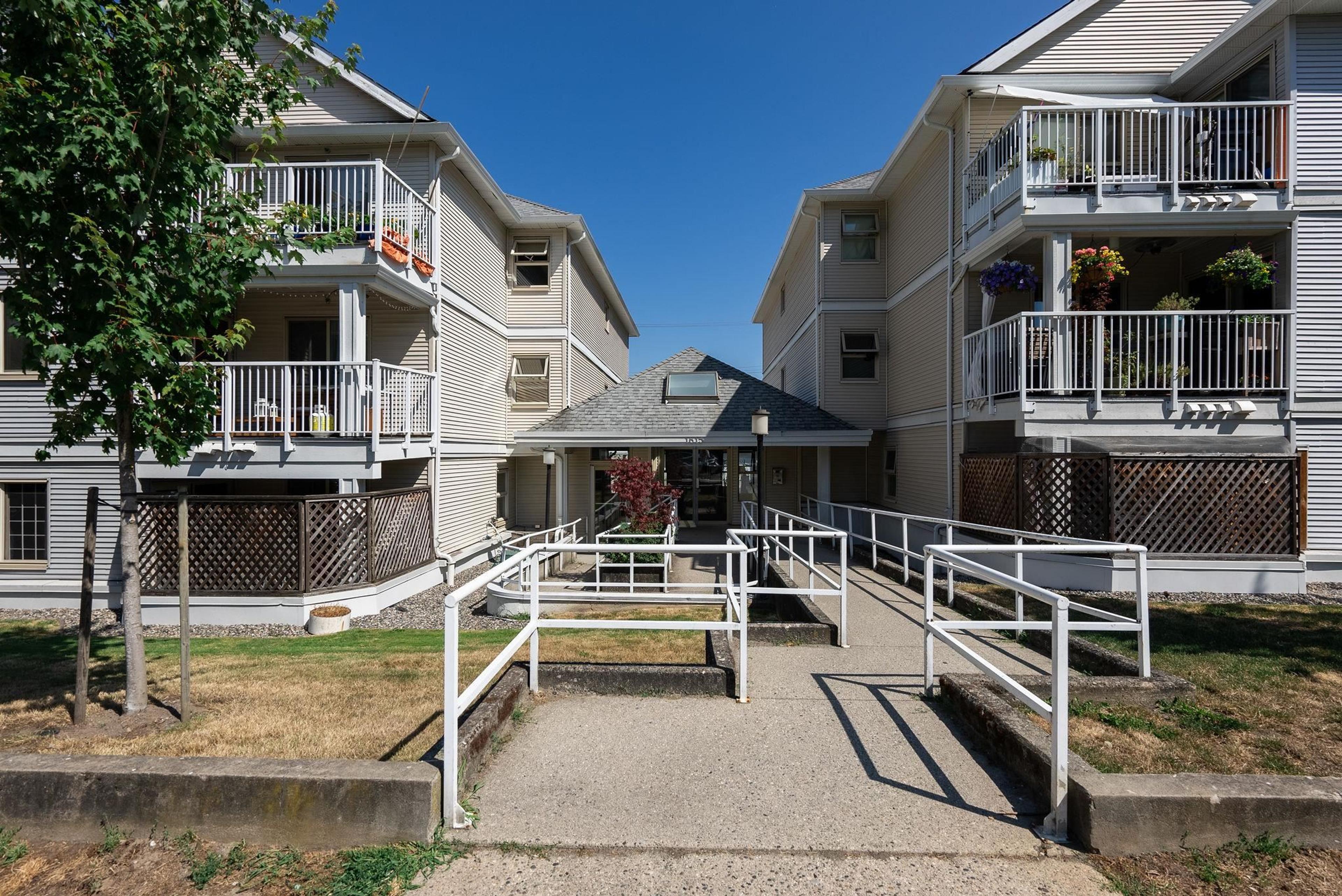 1615 Frances Street, Vancouver - Exteriors - Full Complex View - Photo 1