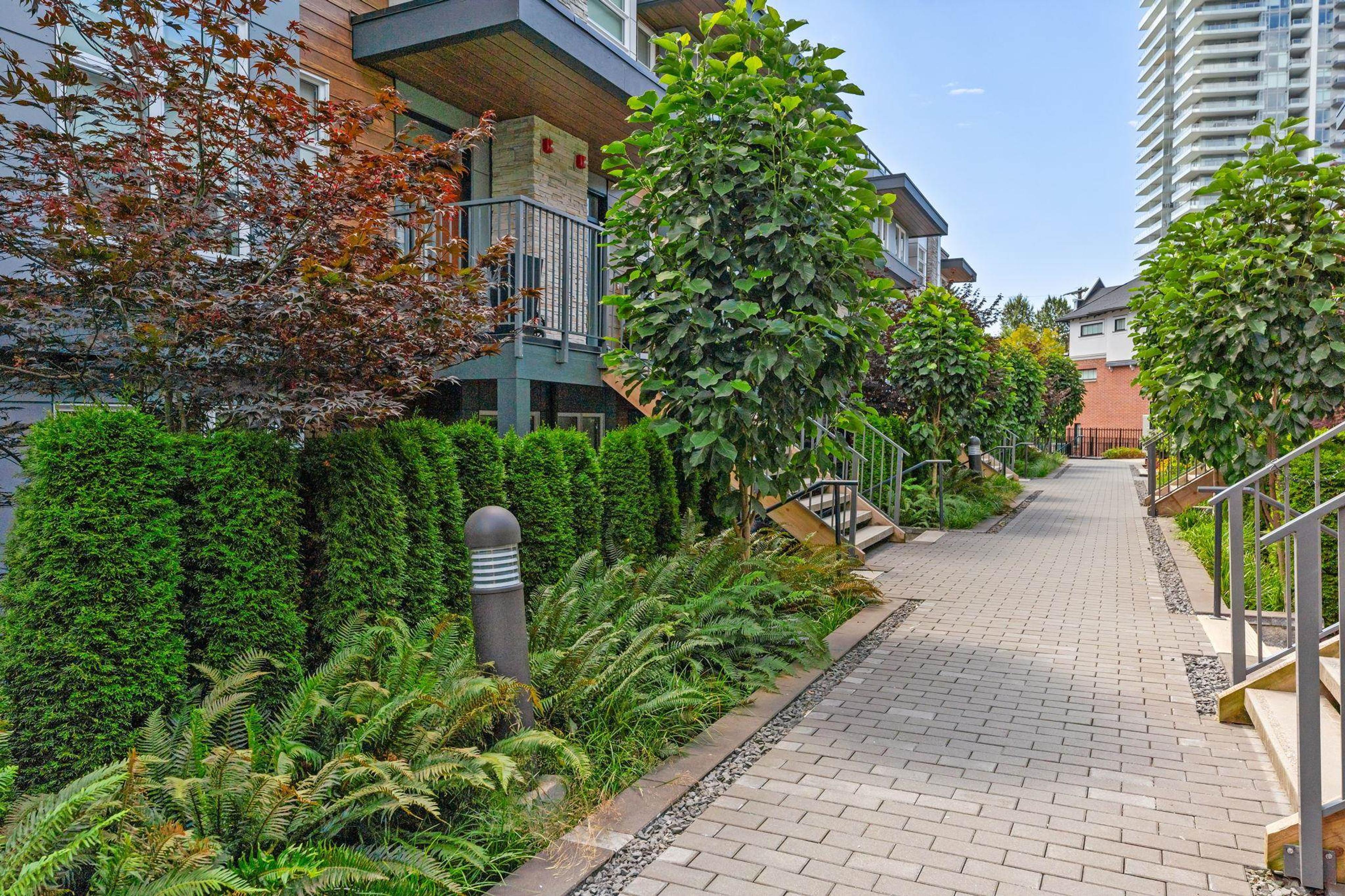 2060 Curling Road, North Vancouver - Exteriors - Full Complex View - Photo 4