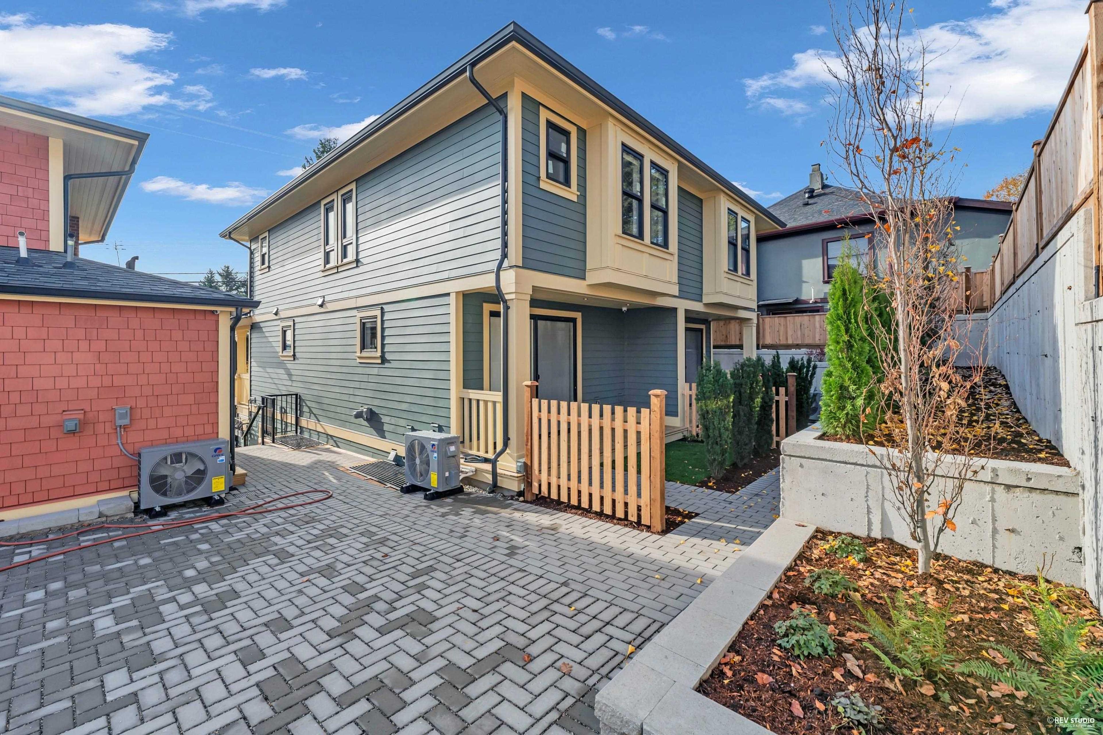 1125 Cartier Avenue, Coquitlam - Exteriors - Photo 4