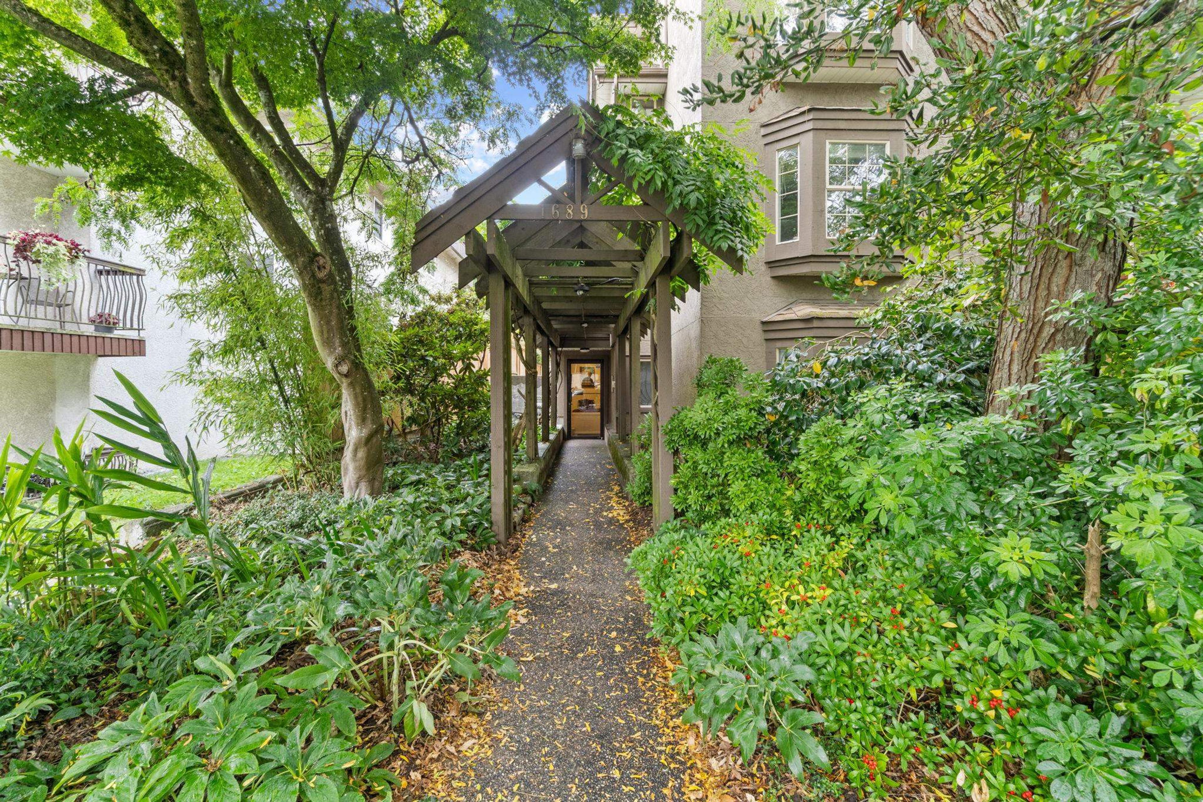 1689 E 4th Avenue, Vancouver - Exteriors - Photo 1